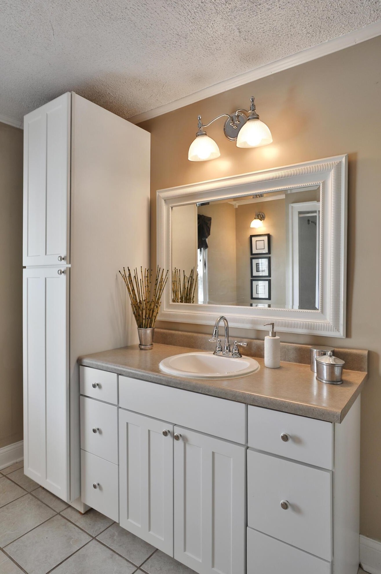 185 Weber Rd, Columbus OH 43202-1451 exterior