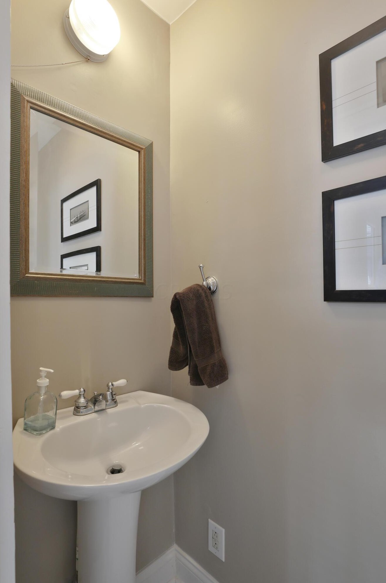 185 Weber Rd, Columbus OH 43202-1451 exterior