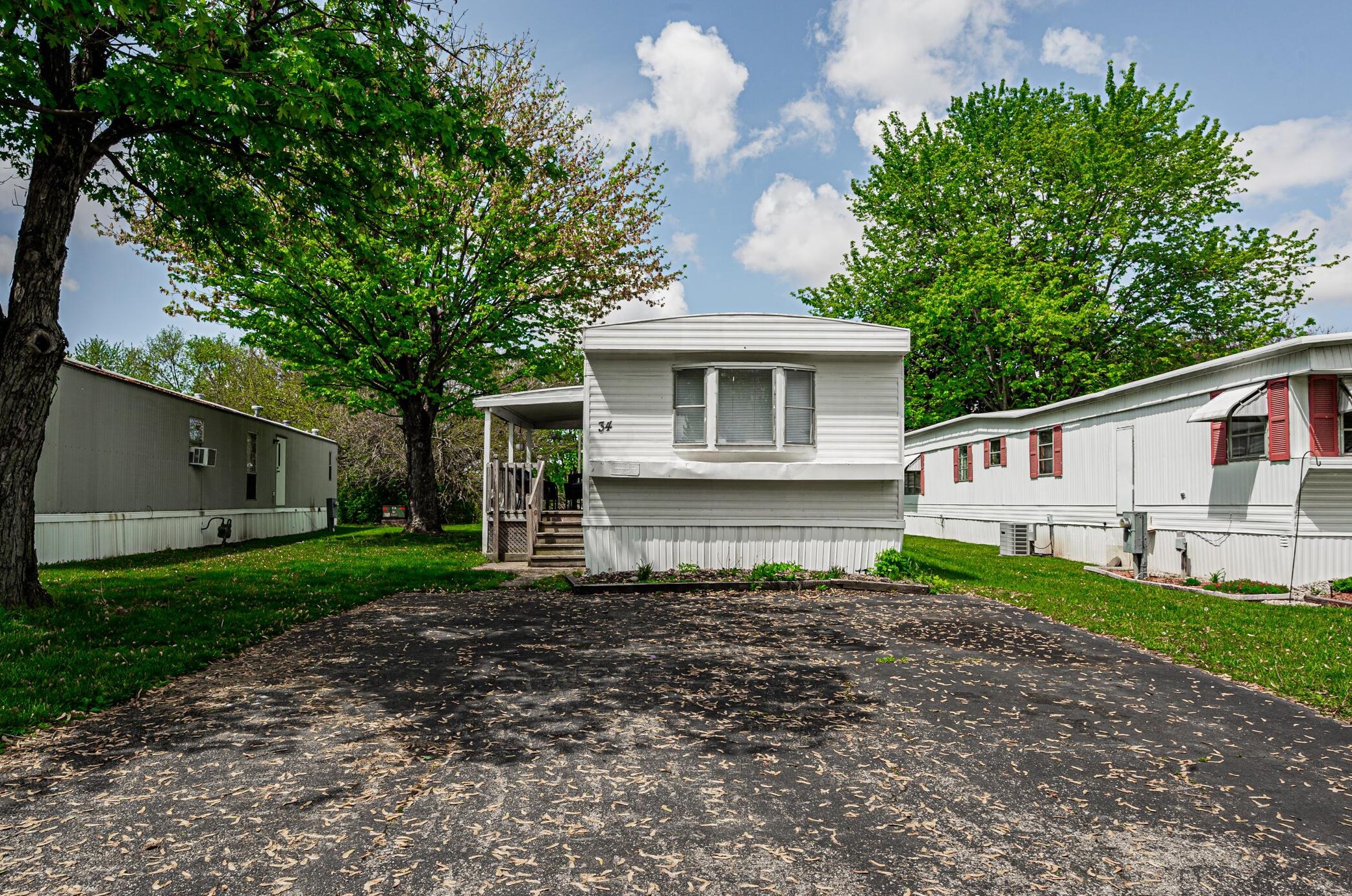 34 Skyline Dr, Ashville, OH 43103
