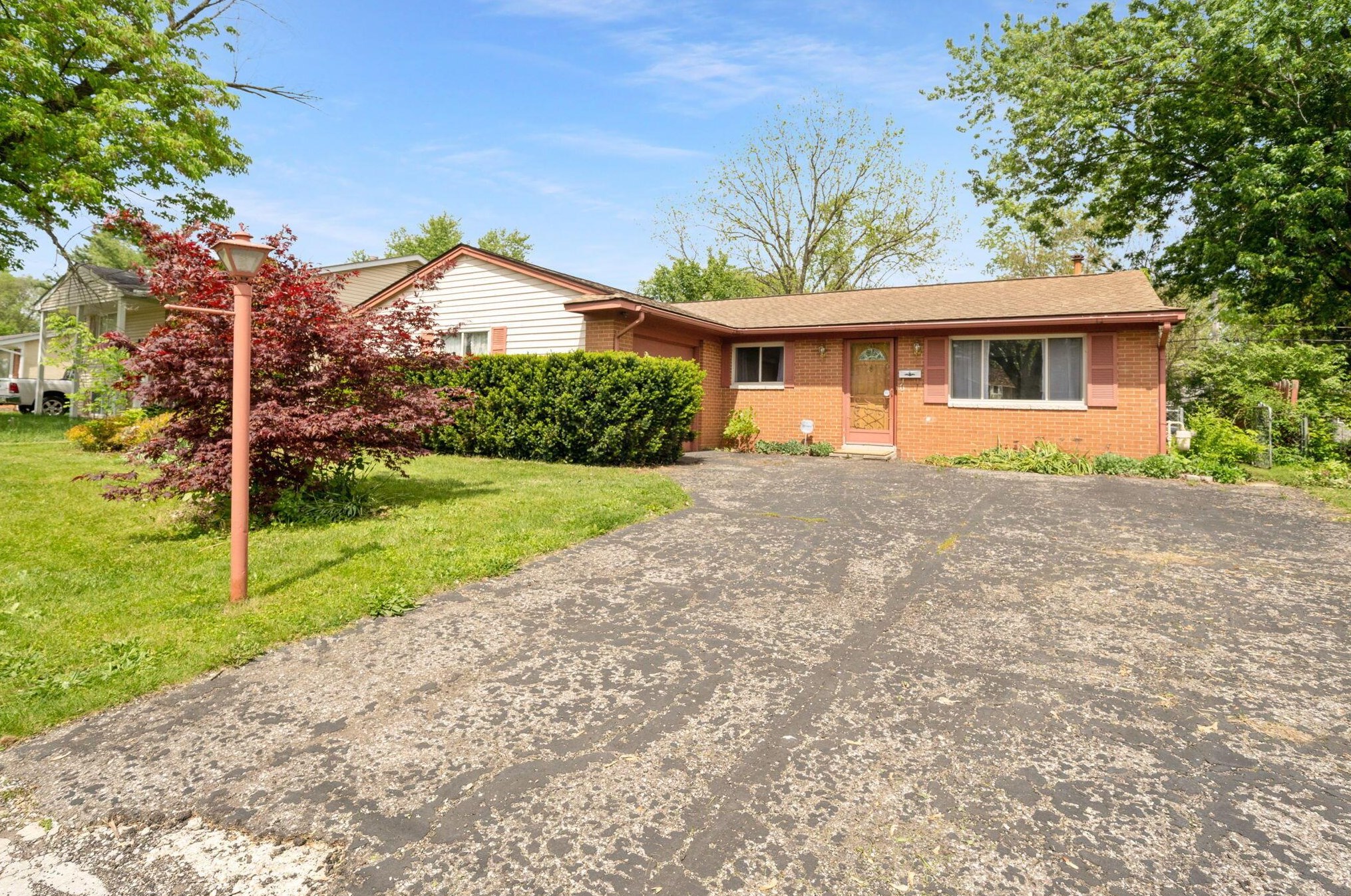 5012 Labelle Dr, Columbus, OH 43232-4567