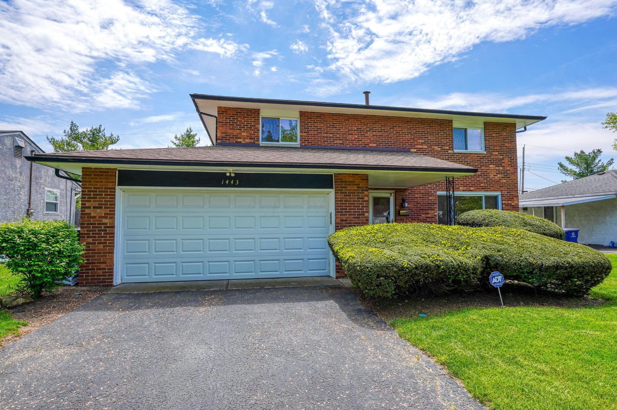 1443 Boxwood Dr, Columbus, OH 43229-4421