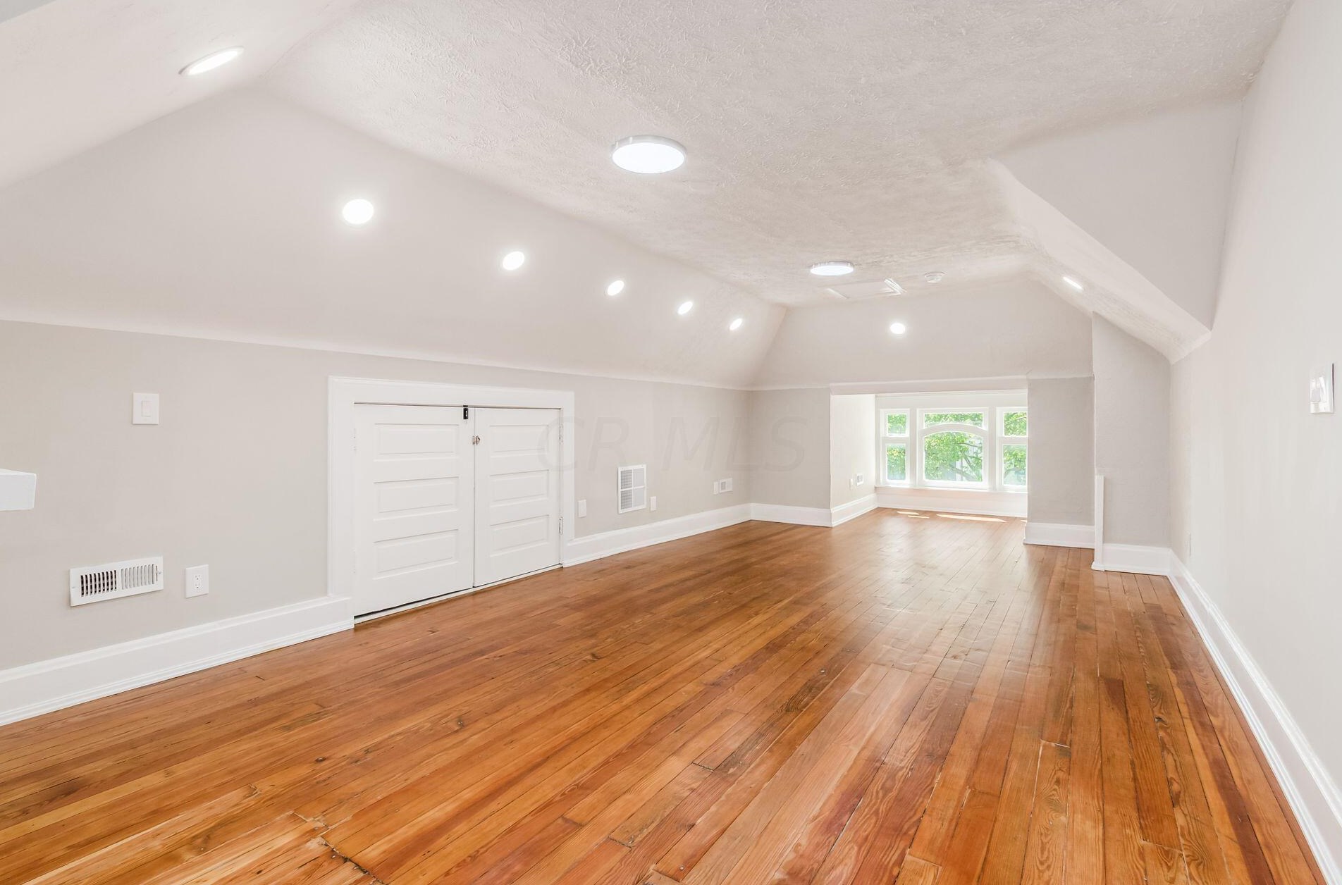 42 Governors Pl, Columbus OH  43203-1911 exterior