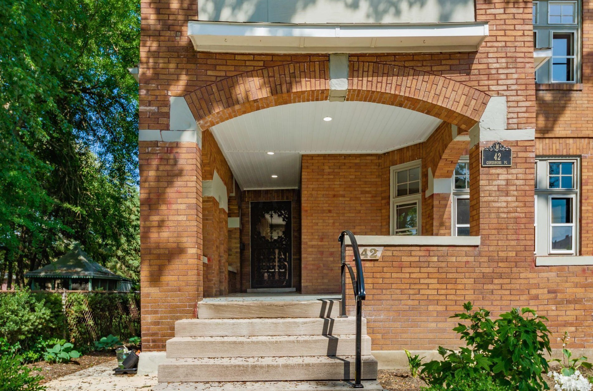 42 Governors Pl, Columbus OH  43203-1911 exterior