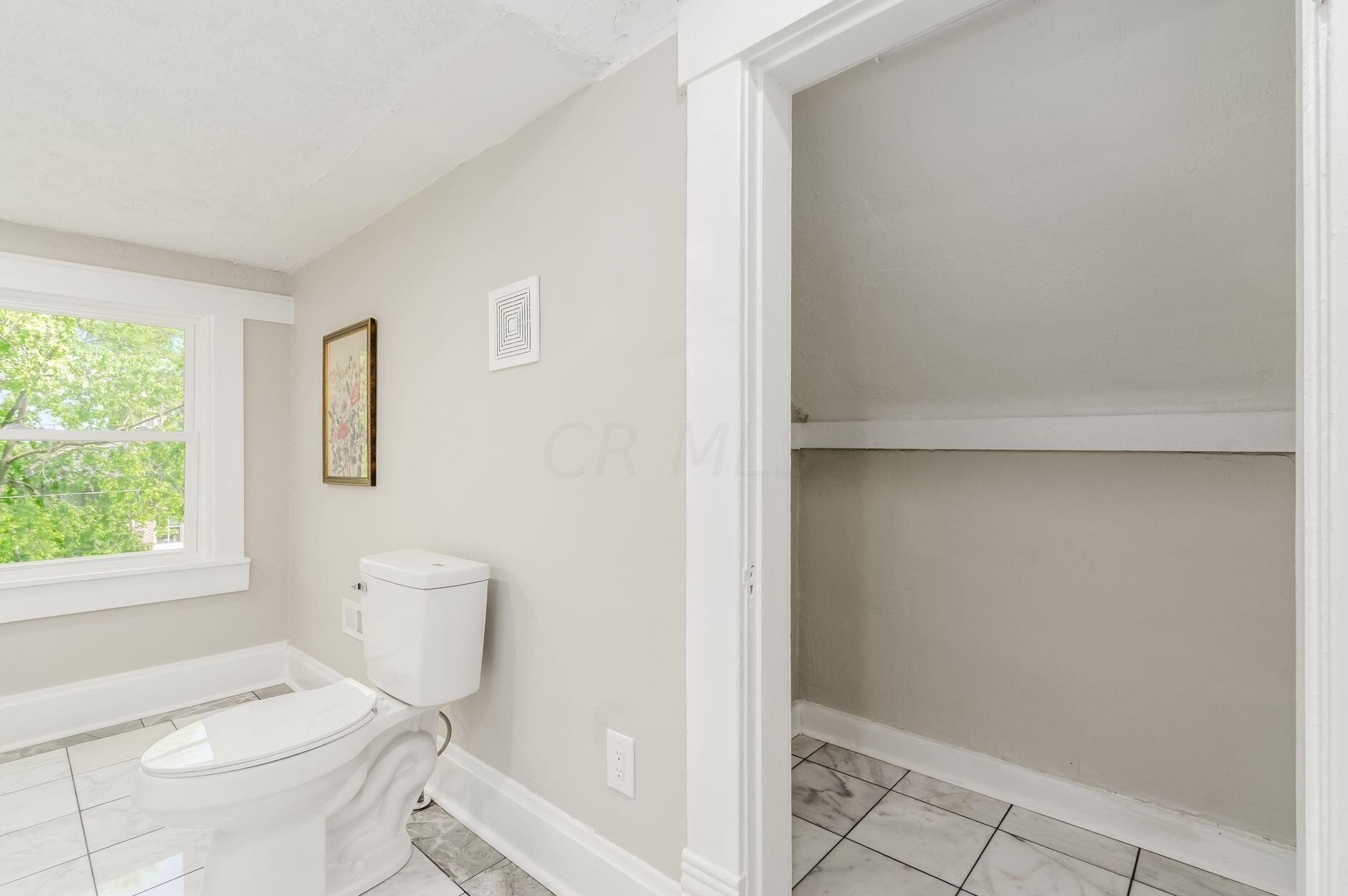 42 Governors Pl, Columbus OH  43203-1911 exterior