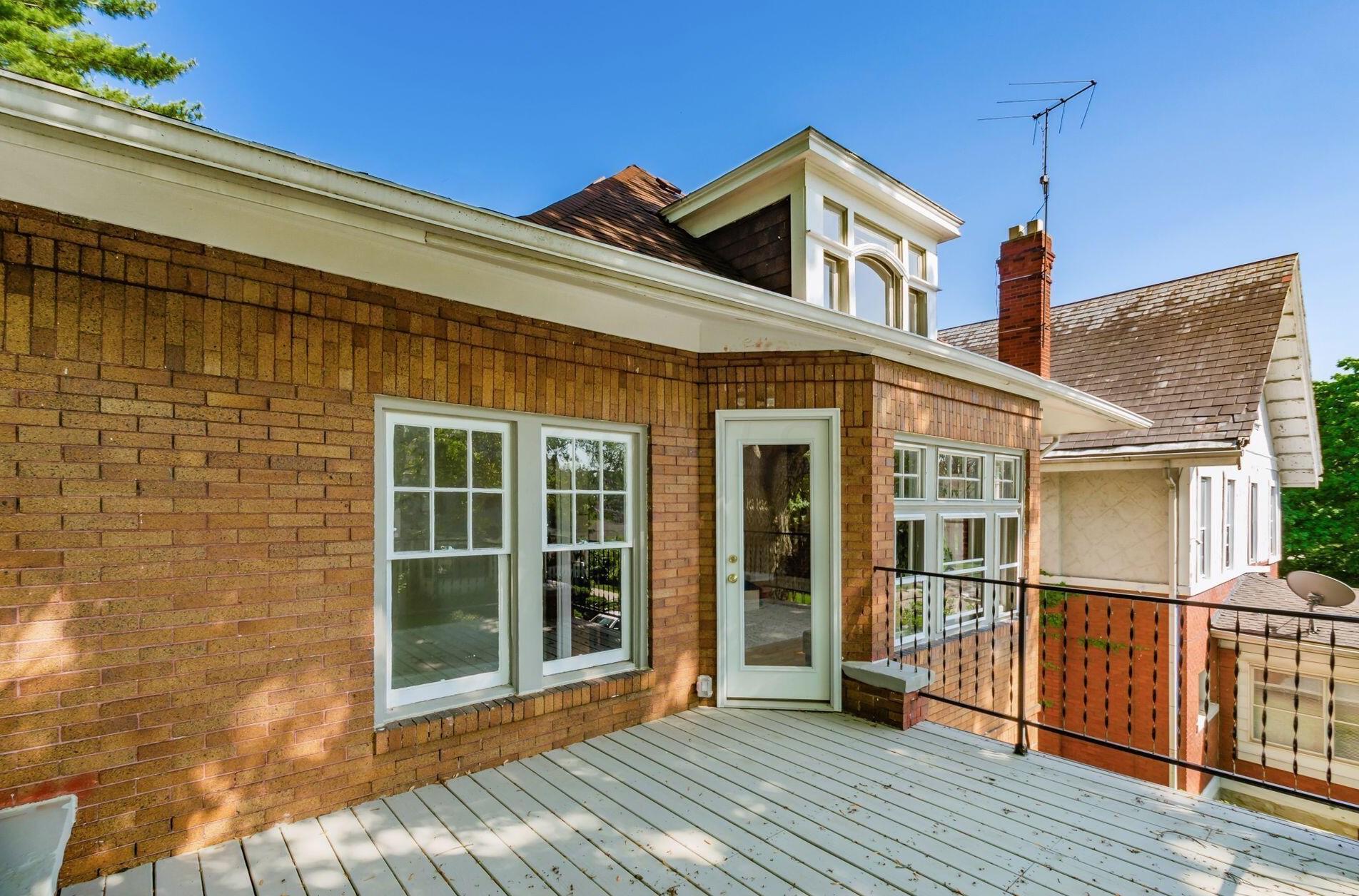 42 Governors Pl, Columbus OH  43203-1911 exterior