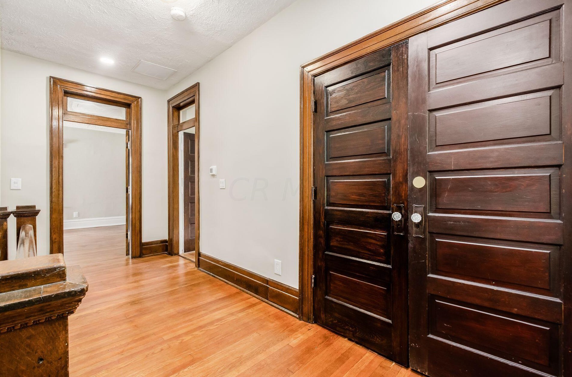 42 Governors Pl, Columbus OH  43203-1911 exterior