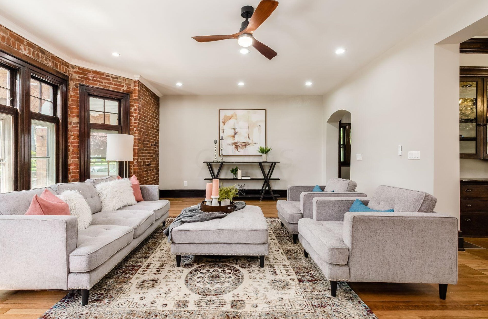 42 Governors Pl, Columbus OH  43203-1911 exterior