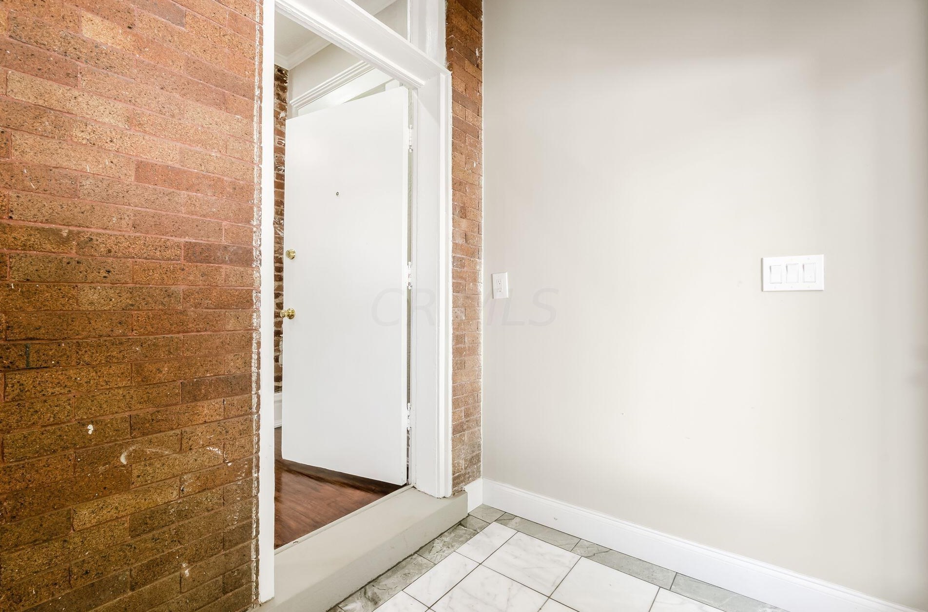 42 Governors Pl, Columbus OH  43203-1911 exterior