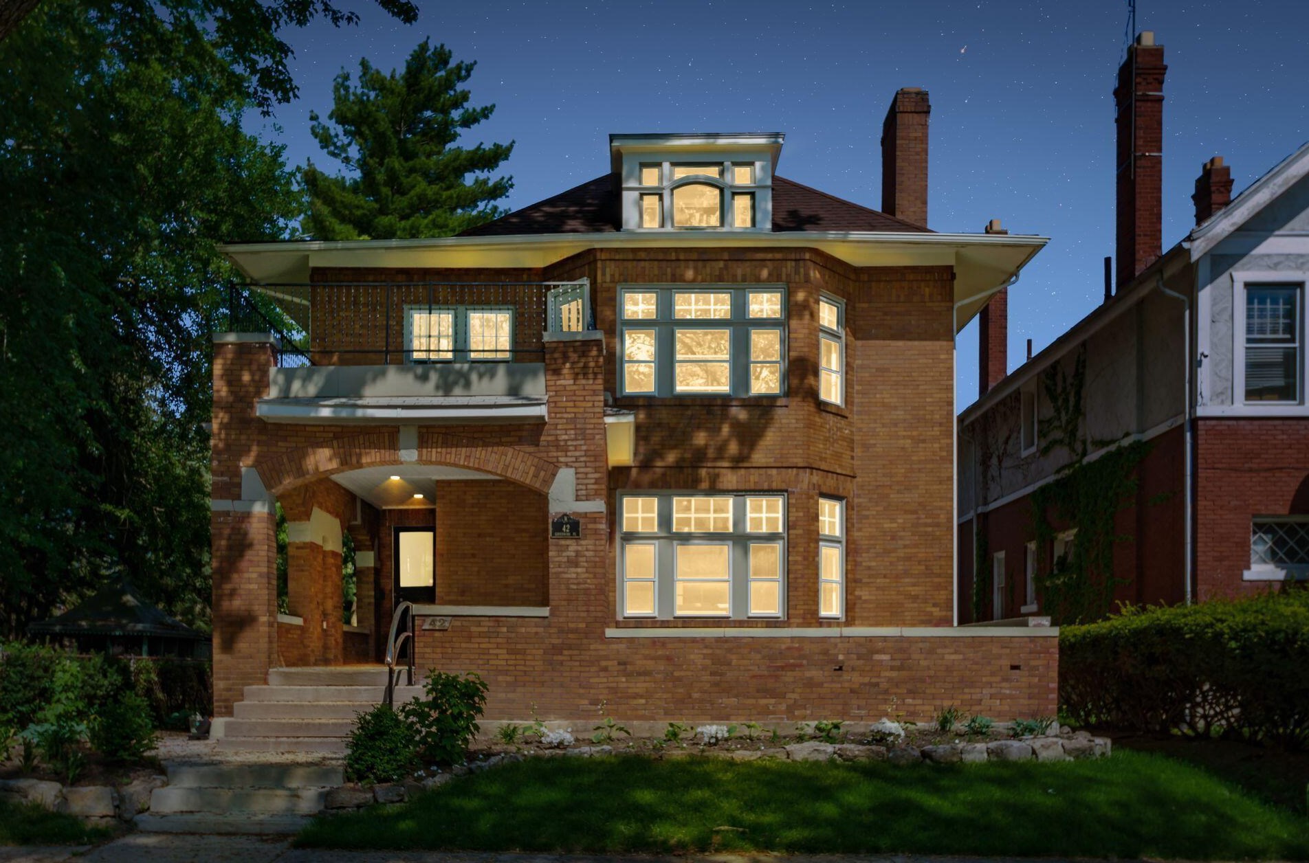 42 Governors Pl, Columbus OH  43203-1911 exterior