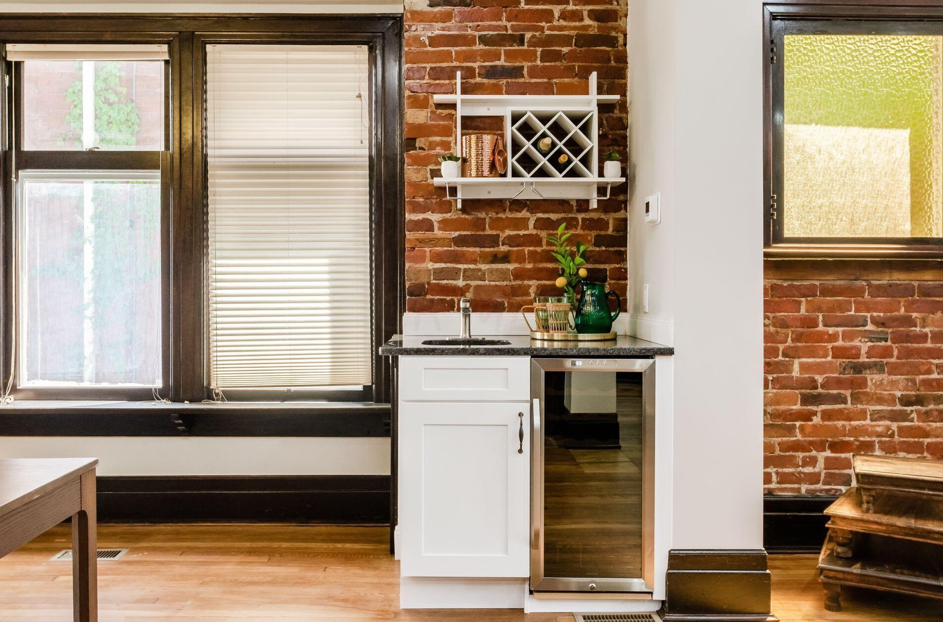 42 Governors Pl, Columbus OH  43203-1911 exterior