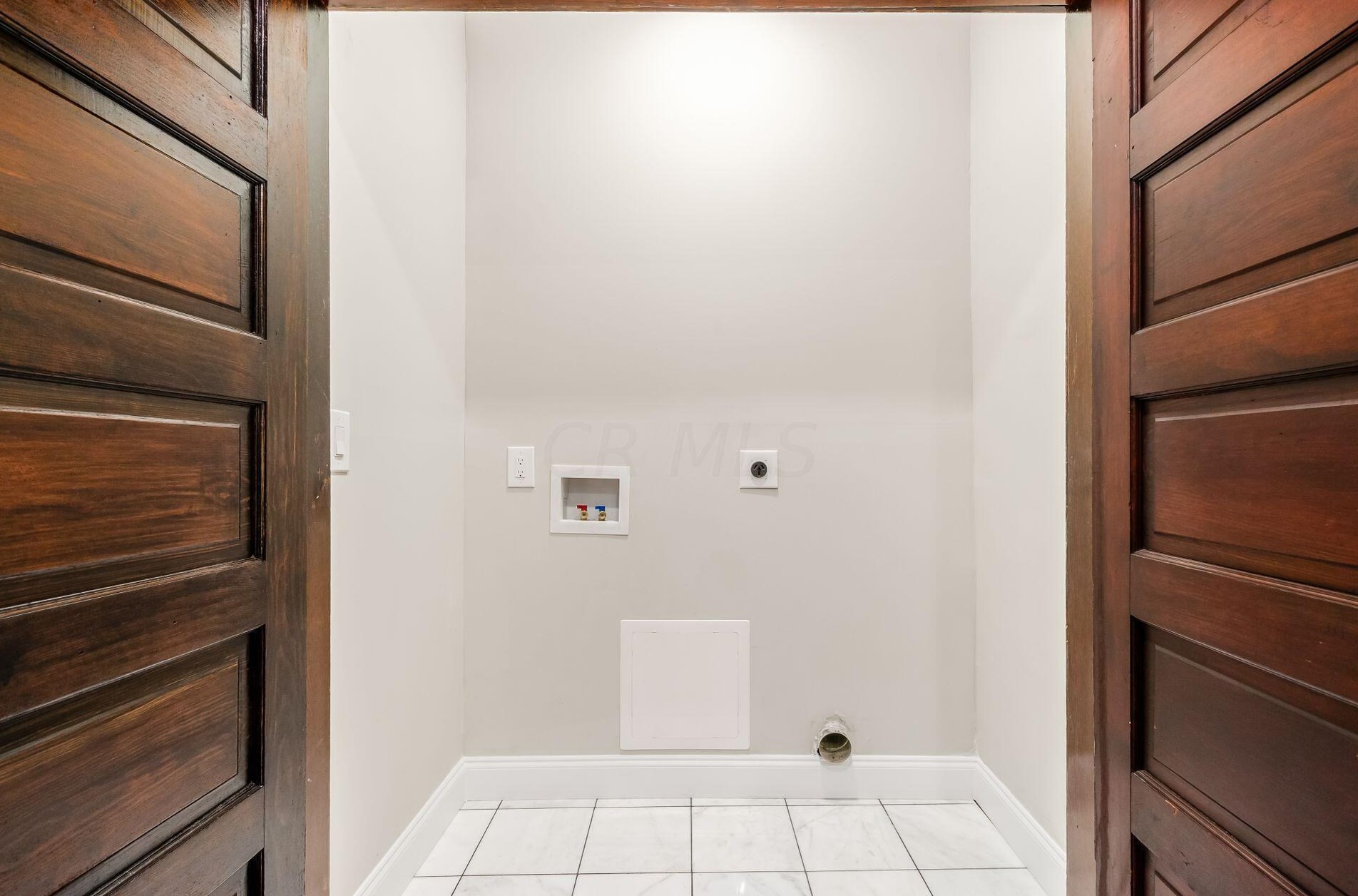 42 Governors Pl, Columbus OH  43203-1911 exterior