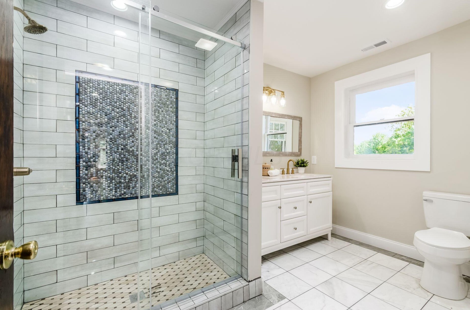 42 Governors Pl, Columbus OH  43203-1911 exterior