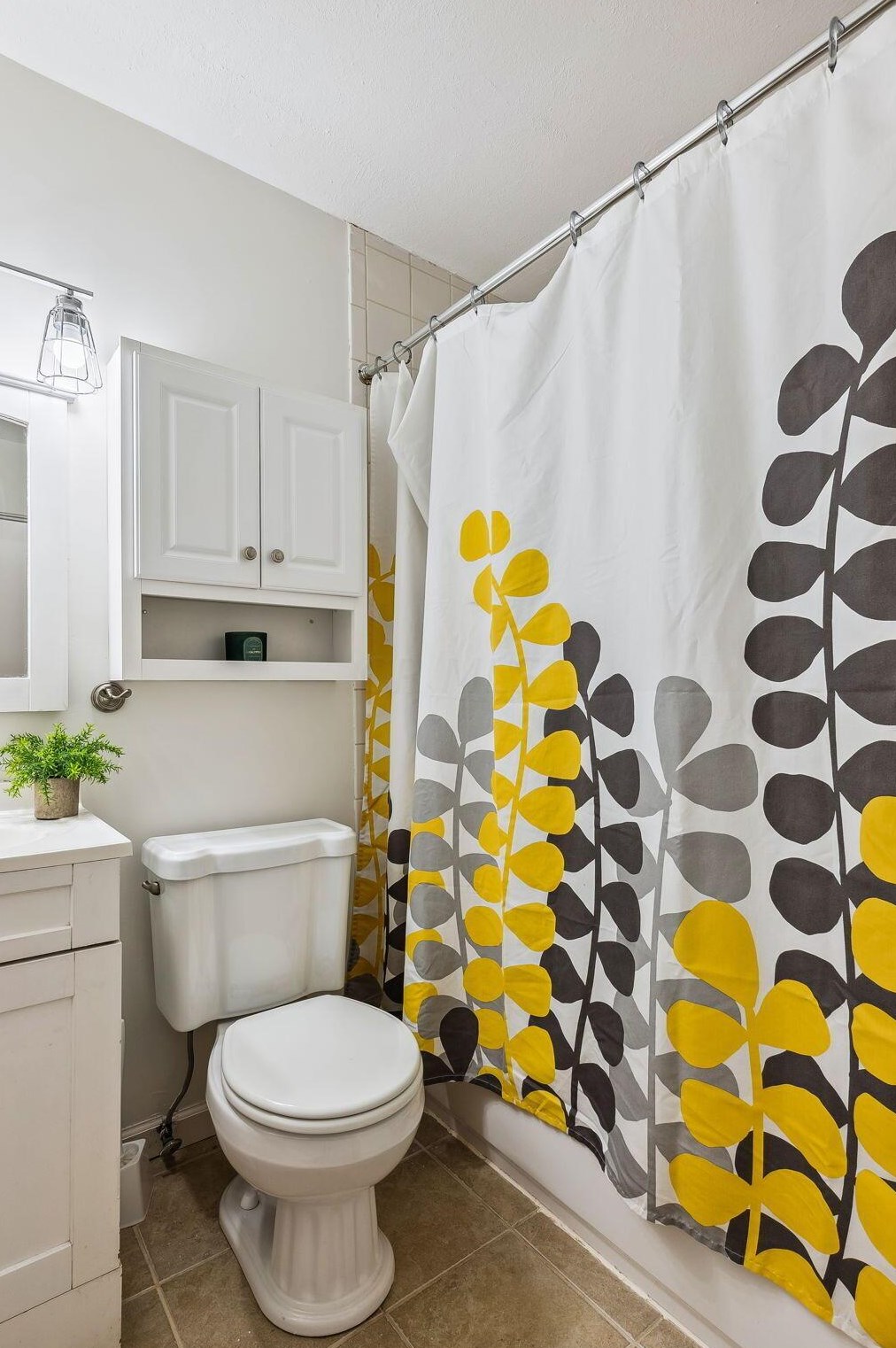 4690 Glendon Rd, Columbus OH 43229-6447 exterior