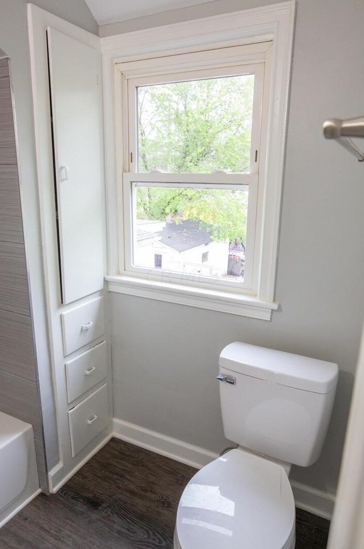 1708 Bide A Wee Park Ave, Columbus OH 43205-3039 exterior