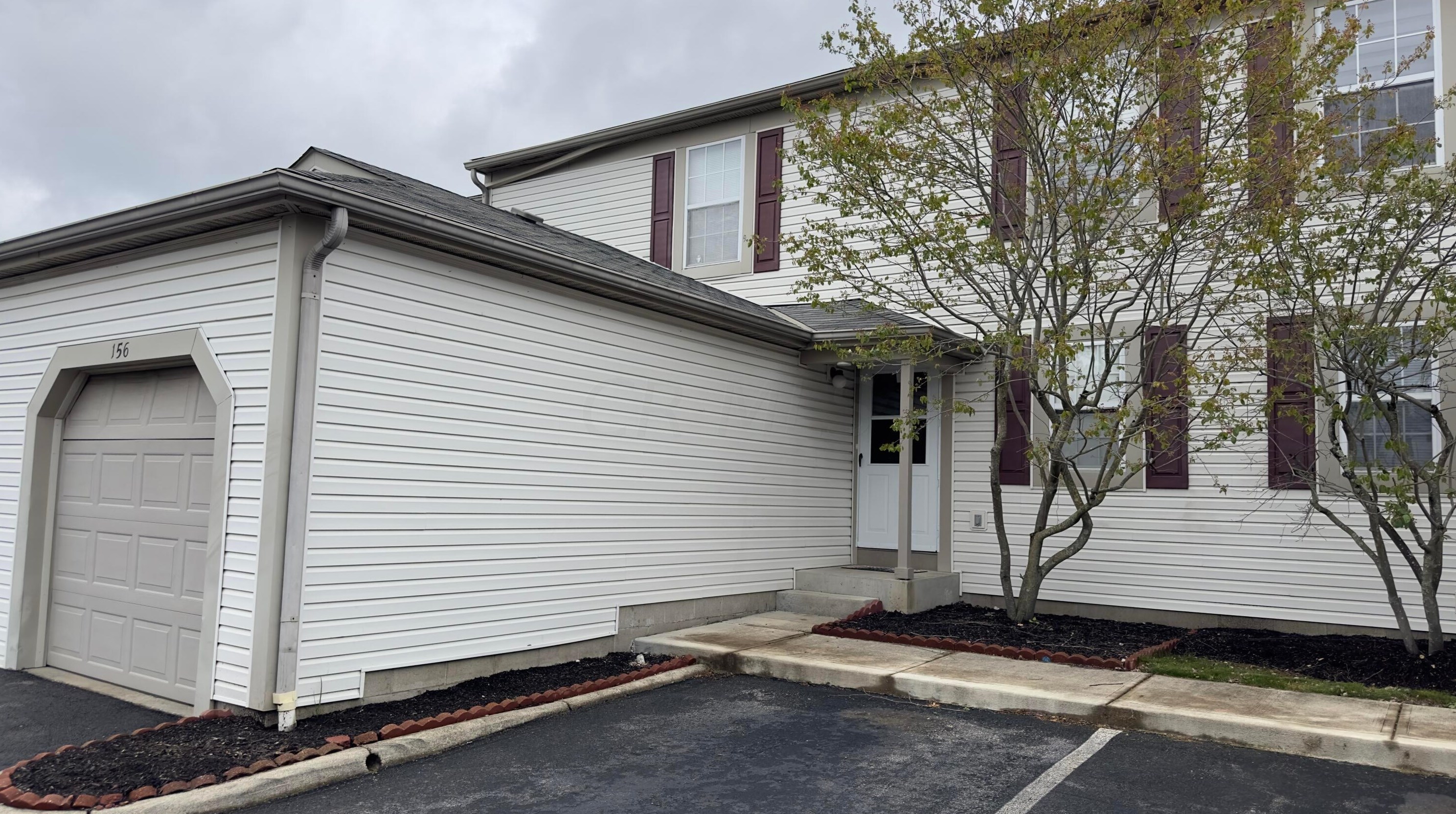 156 Hawkins Ln, Blacklick, OH 43004