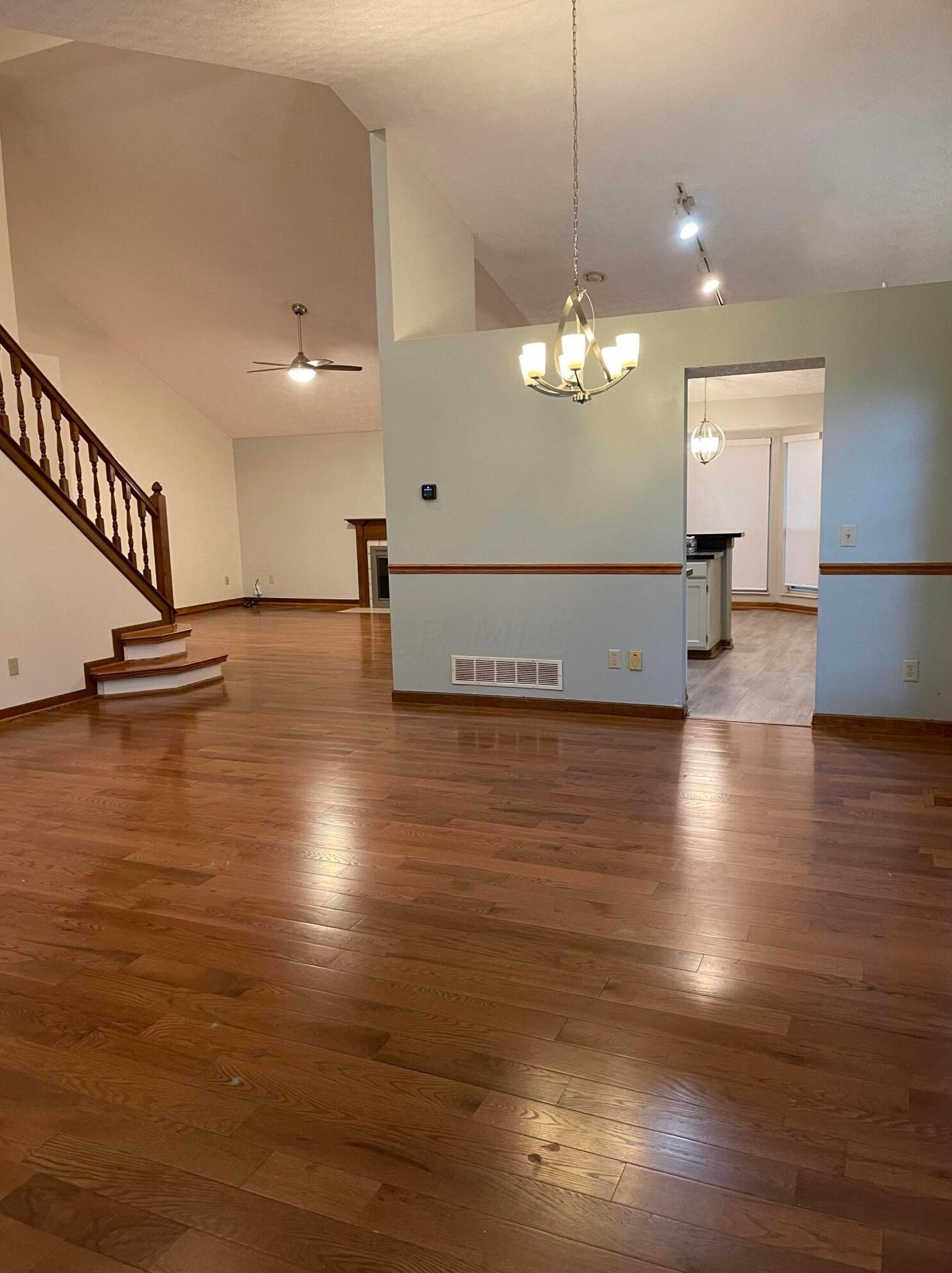 300 Adamson Dr, Columbus, OH 43230-3641