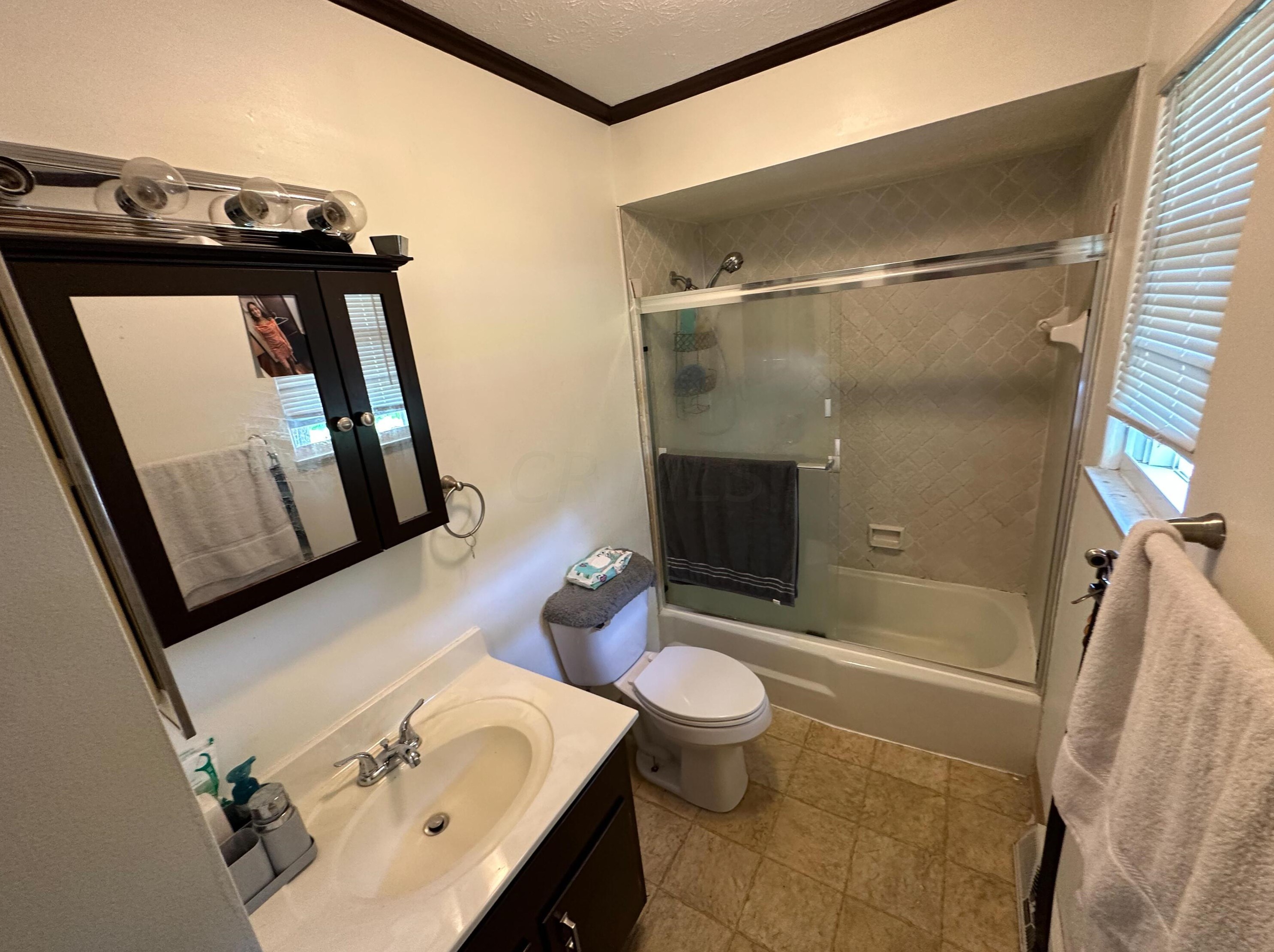 1795 Dorsetshire Rd, Columbus OH  43229-2166 exterior