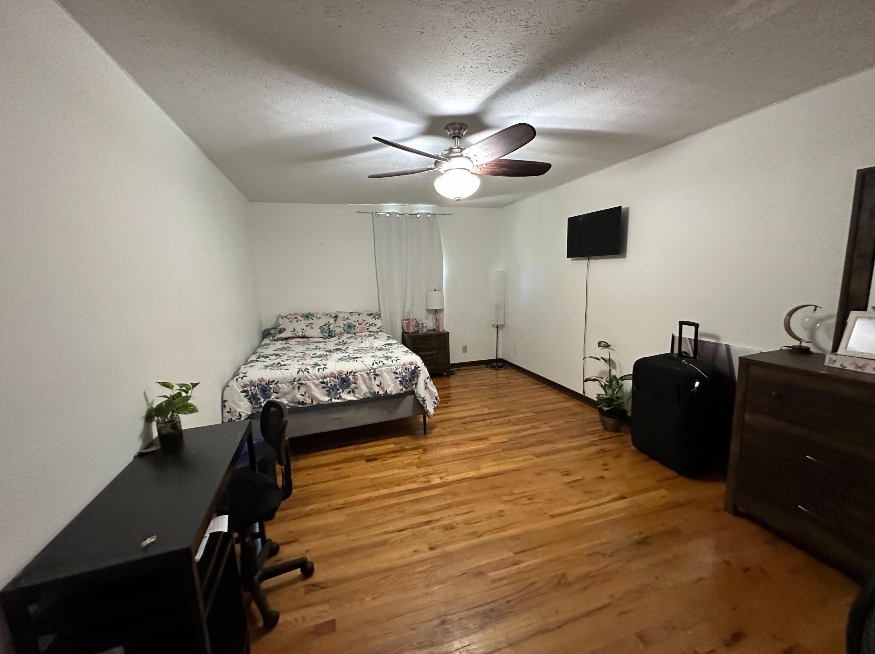 1795 Dorsetshire Rd, Columbus OH  43229-2166 exterior