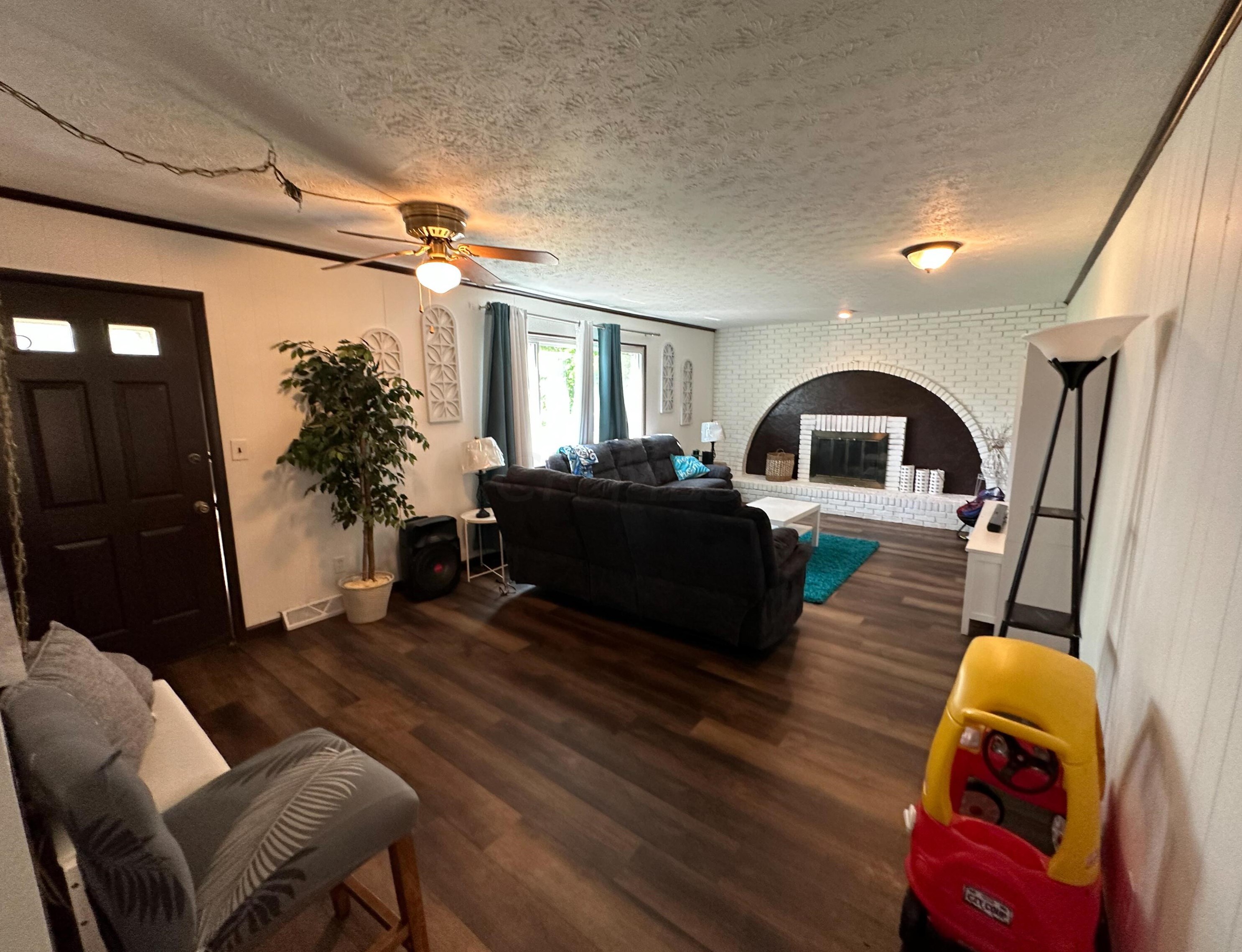 1795 Dorsetshire Rd, Columbus OH  43229-2166 exterior