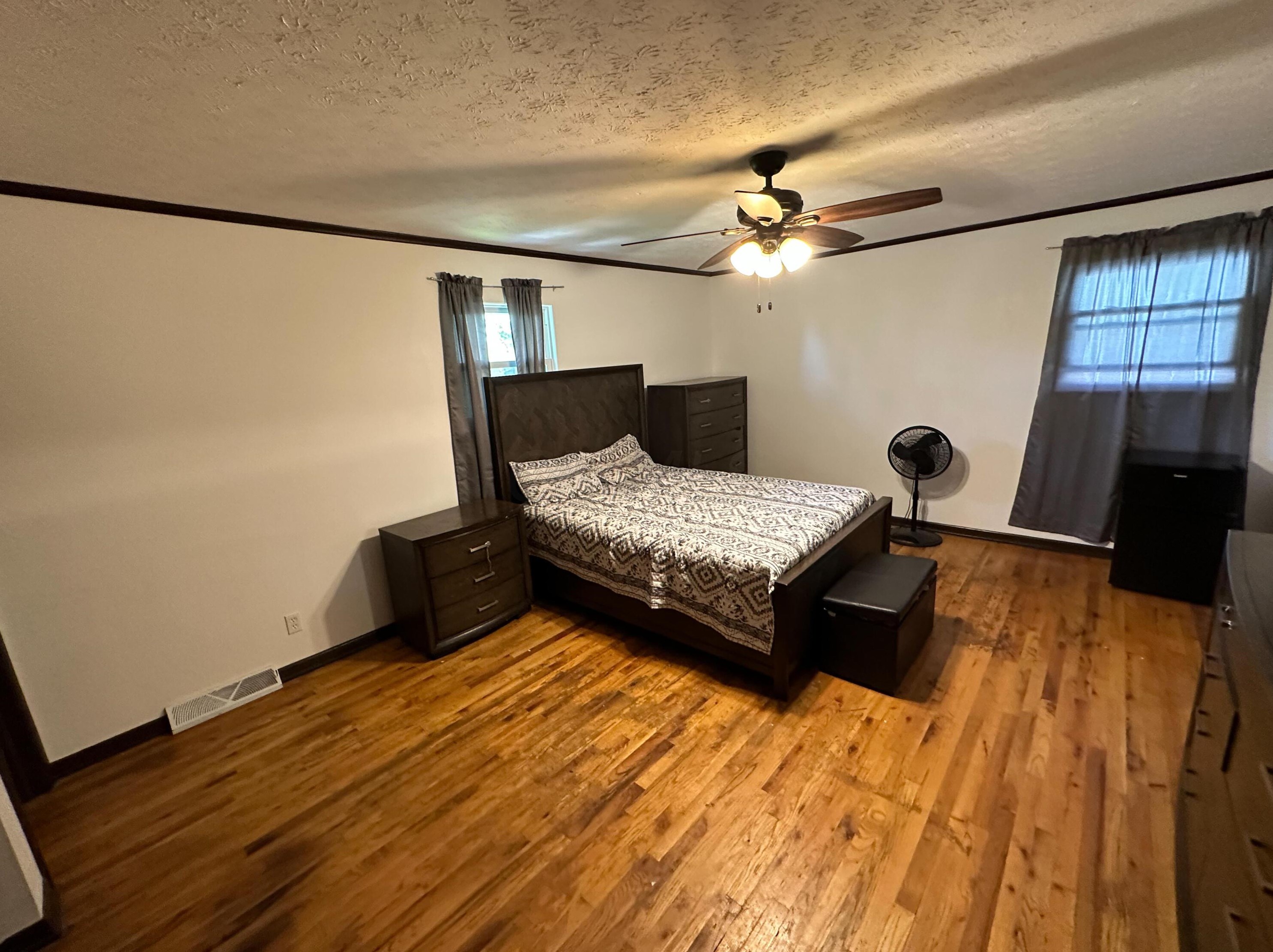 1795 Dorsetshire Rd, Columbus OH  43229-2166 exterior