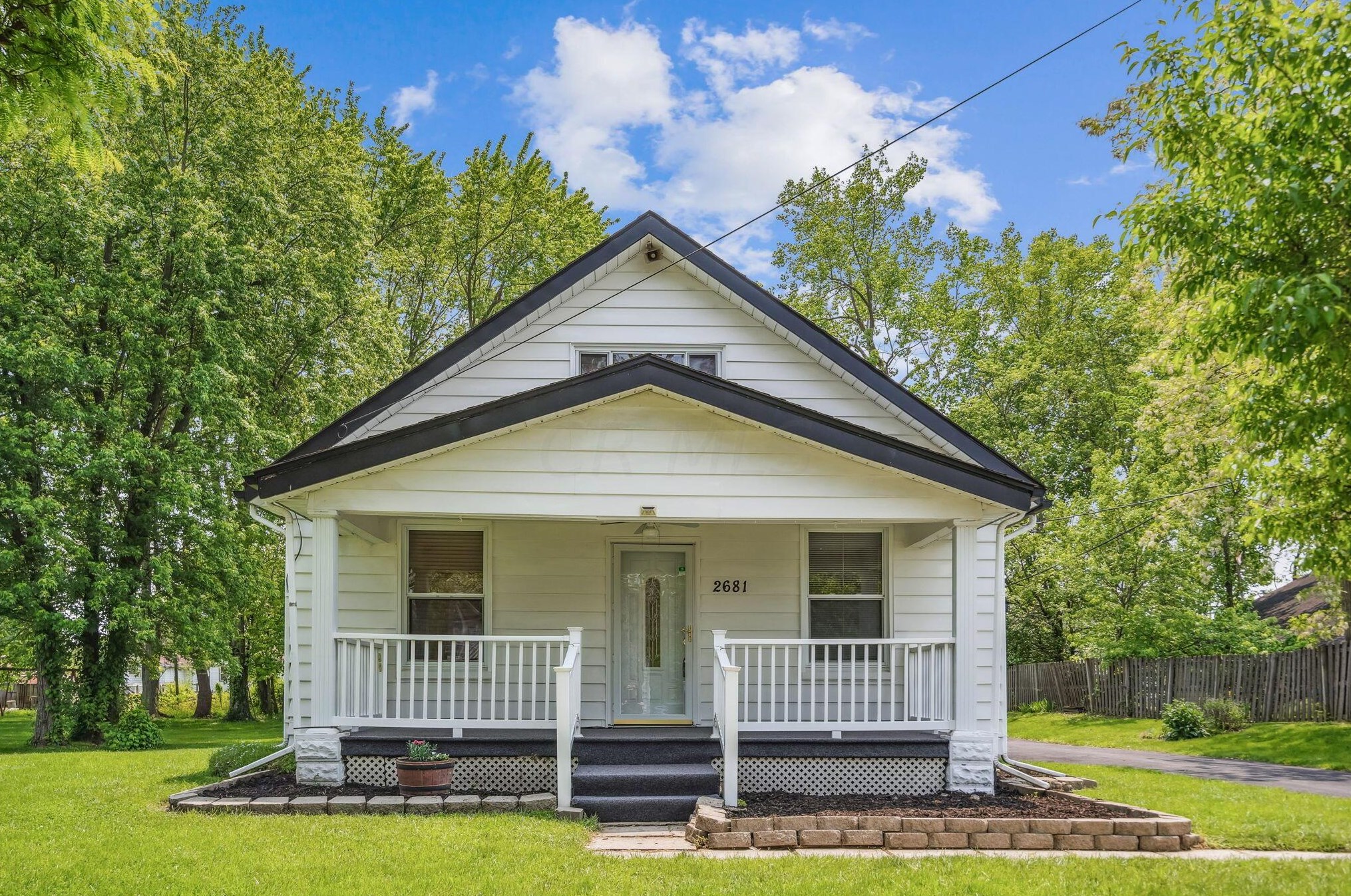 2681 Minerva Ave, Columbus, OH 43231-4807