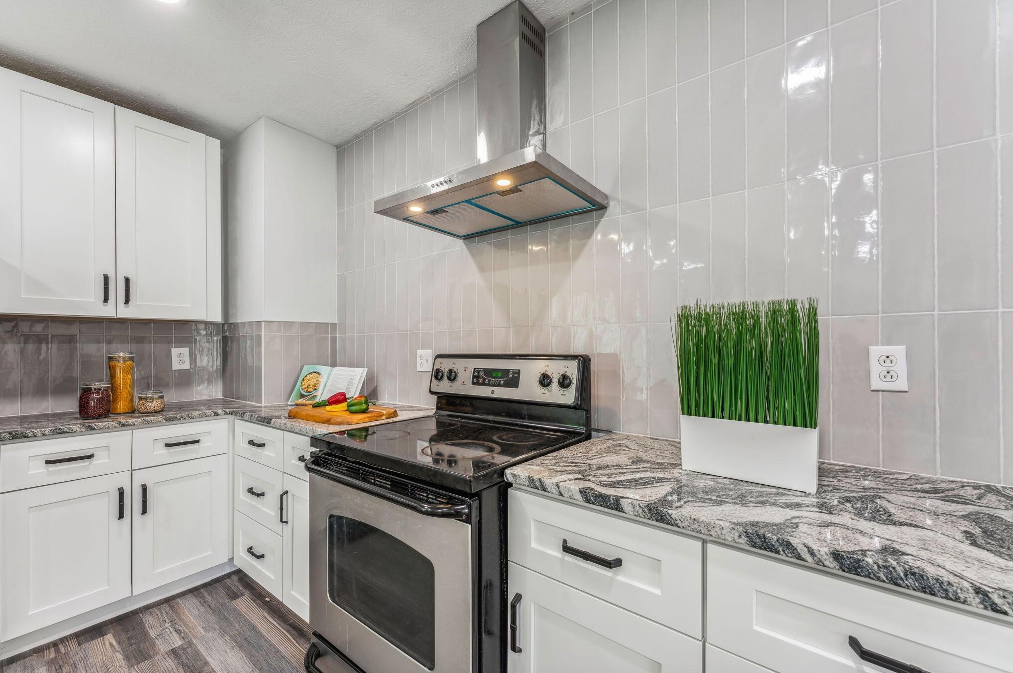 734 Kelton Ave, Columbus OH  43205-2908 exterior