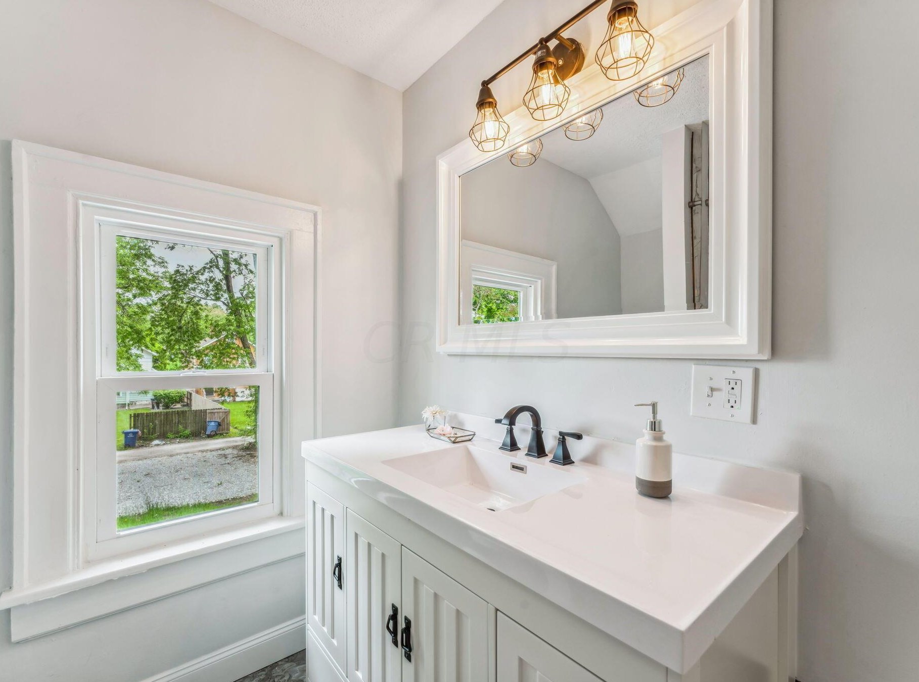 734 Kelton Ave, Columbus OH  43205-2908 exterior