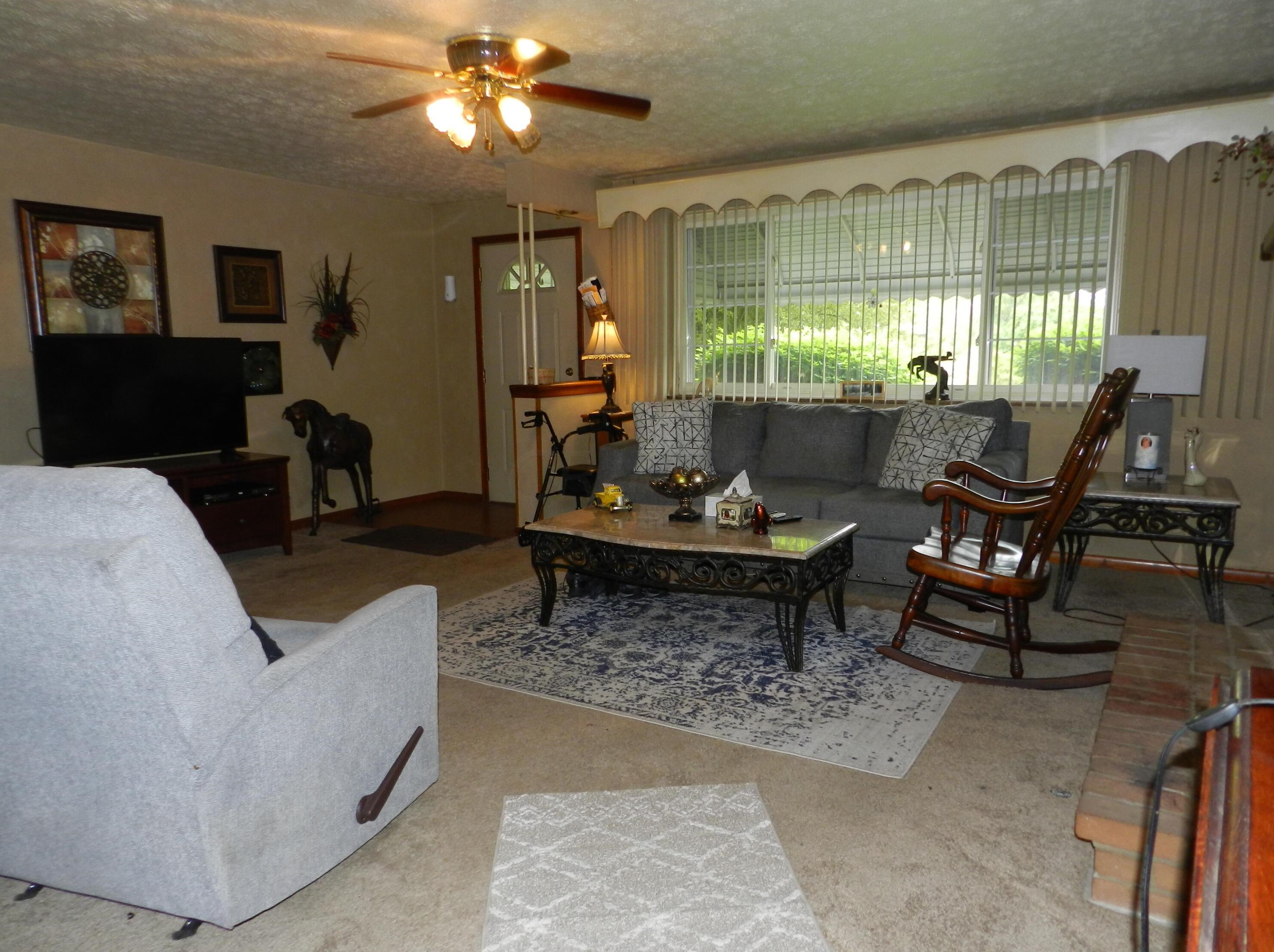 3064 Minerva Lake Rd, Columbus, OH 43231-4824