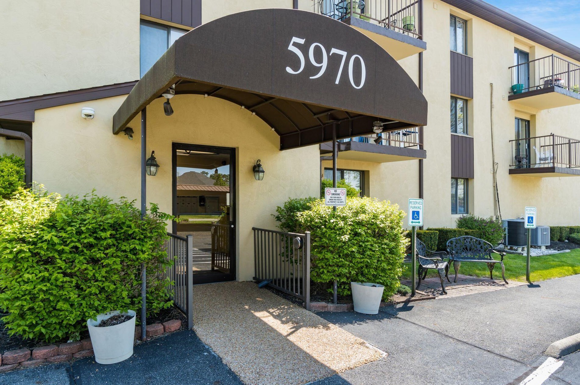 5970 Sharon Woods Blvd, Columbus OH  43229-2667 exterior