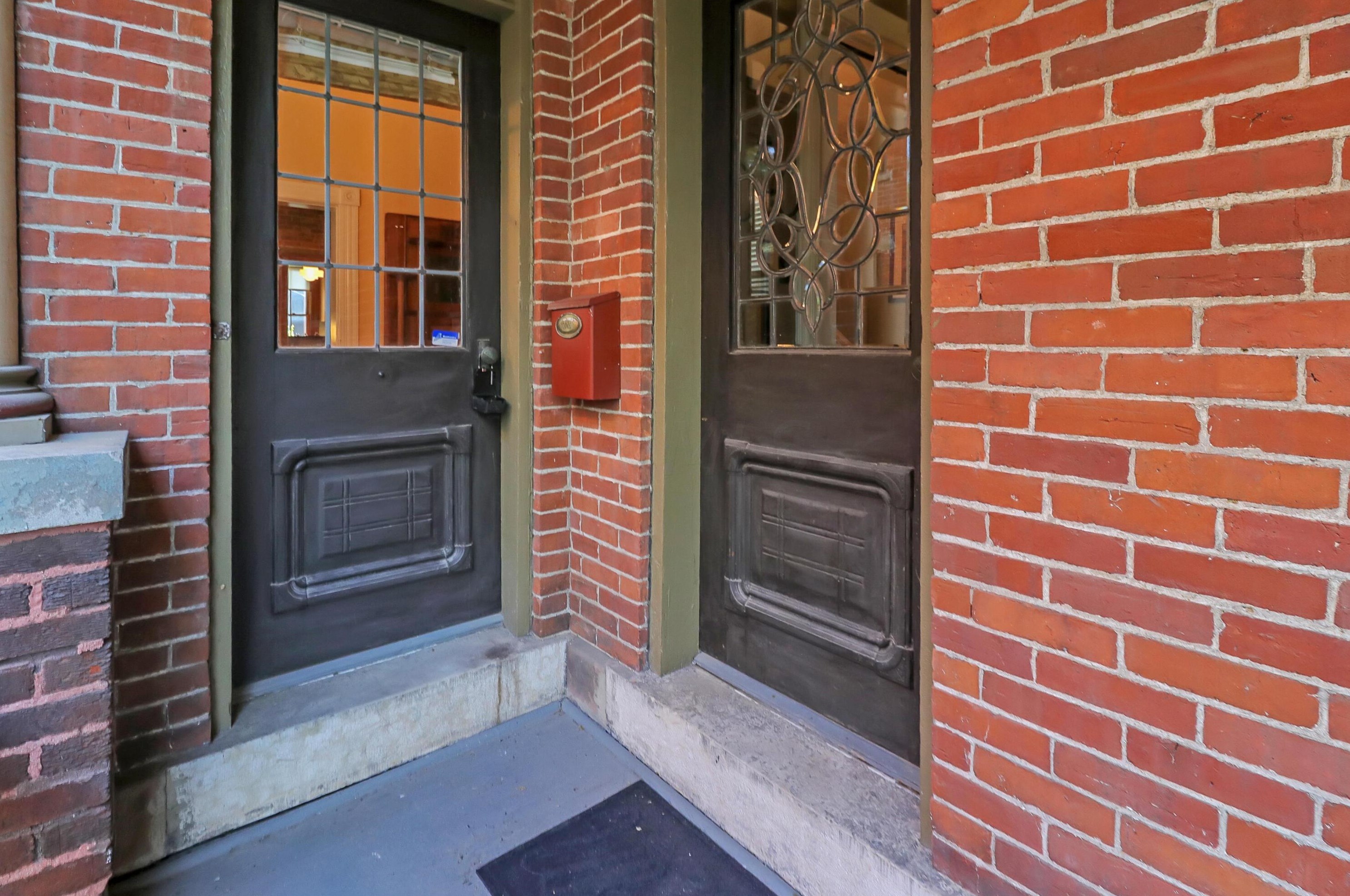 231 Hubbard Ave, Columbus, OH 43215-1380