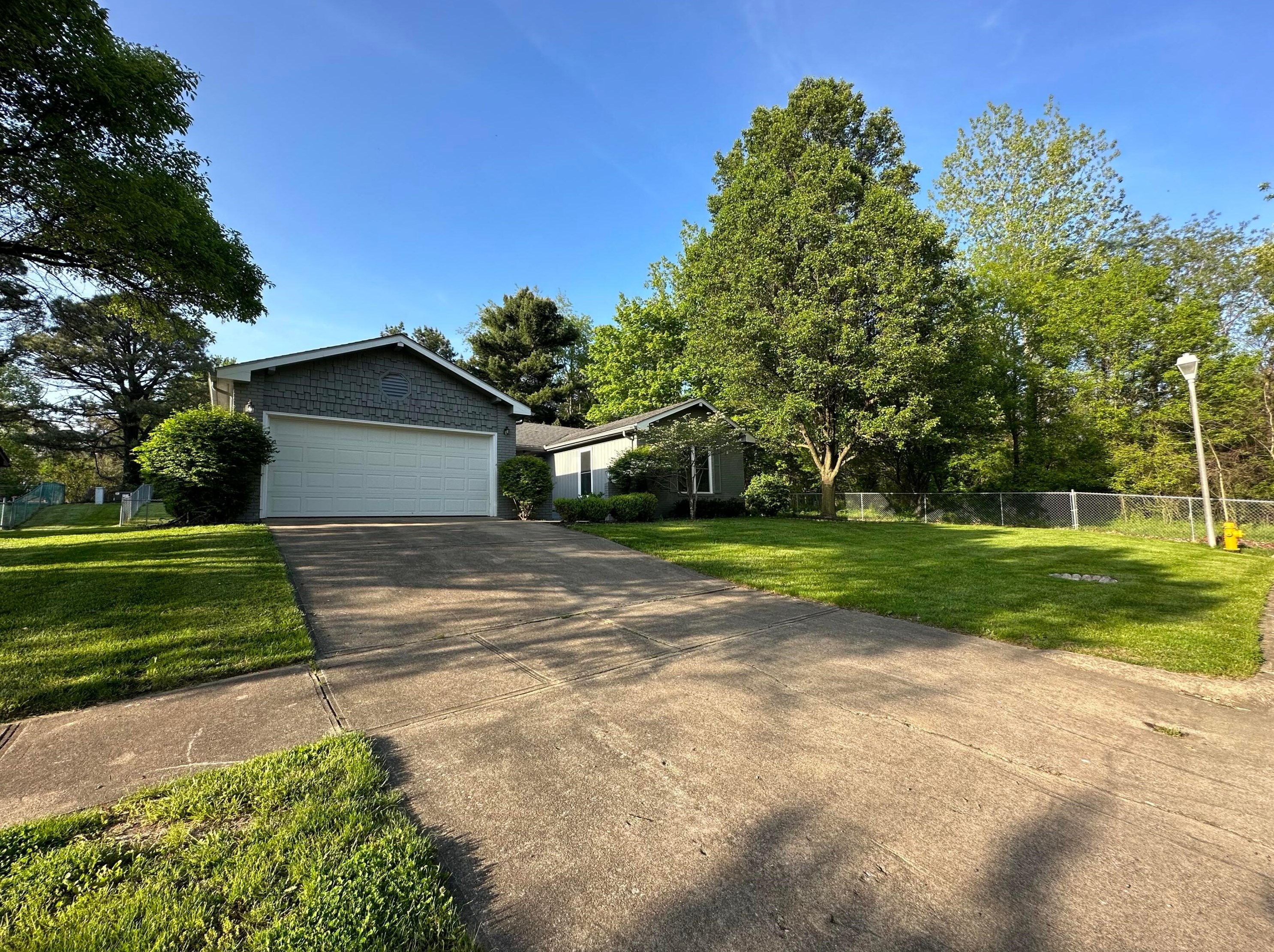 1685 Lexington Dr, Lancaster, OH 43130