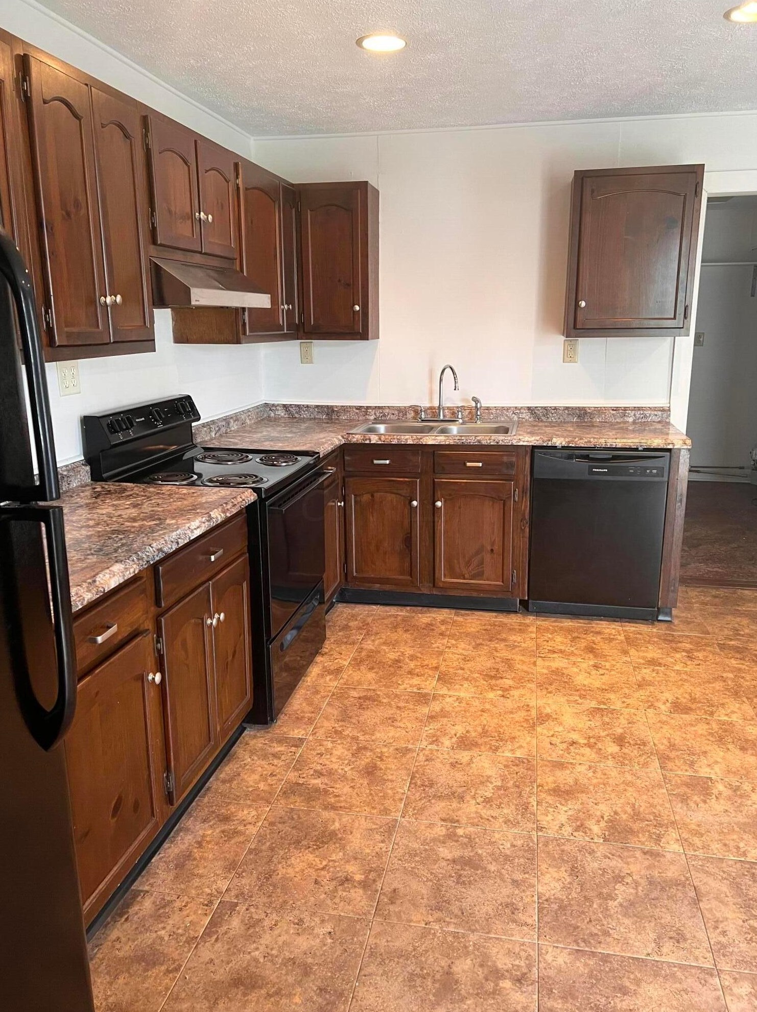 706 Herman St, Marion, OH 43302