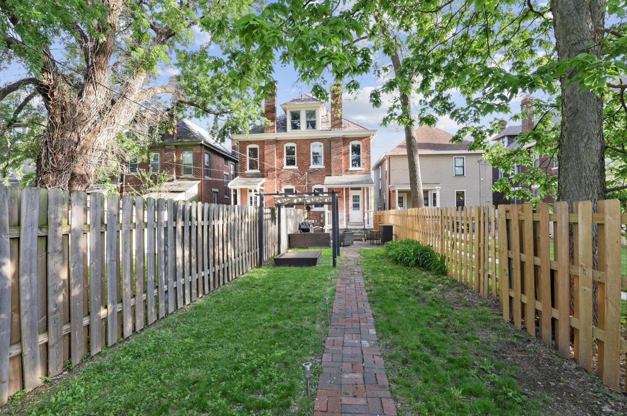 1518 Bryden Rd, Columbus OH 43205-2125 exterior