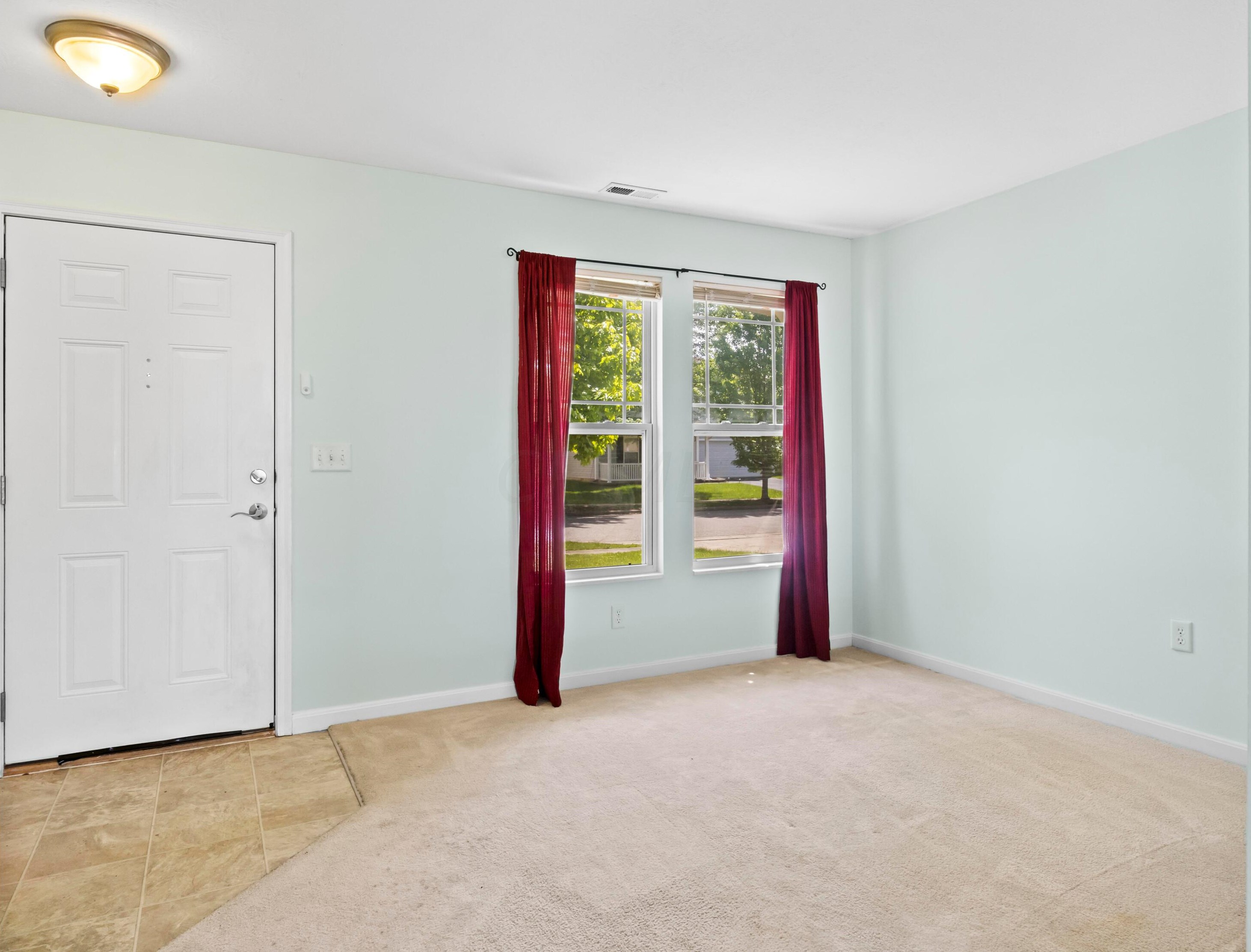 8172 Royal Elm Dr, Blacklick, OH 43004