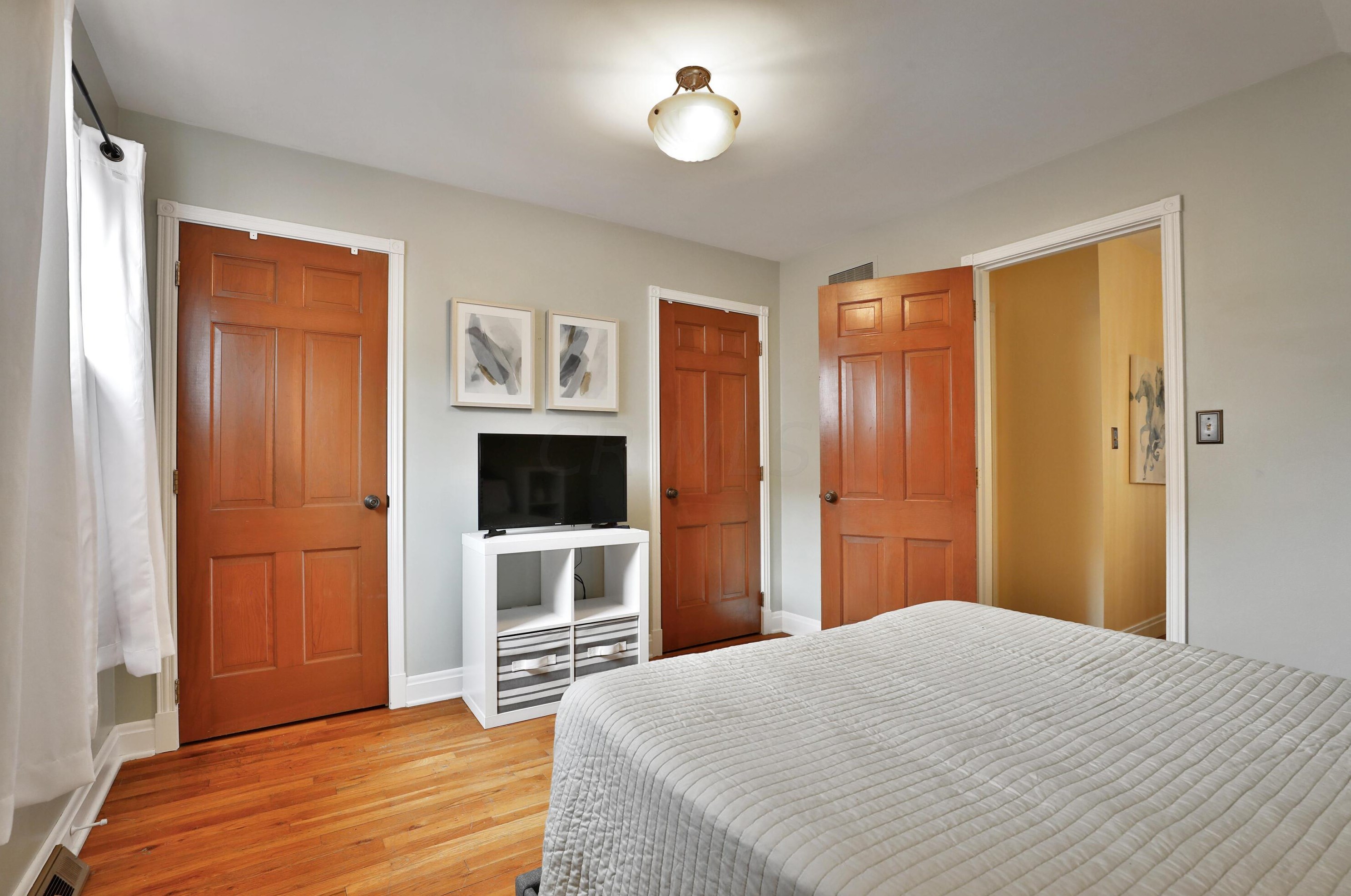 614 Grant Ave, Columbus OH 43215-5549 exterior