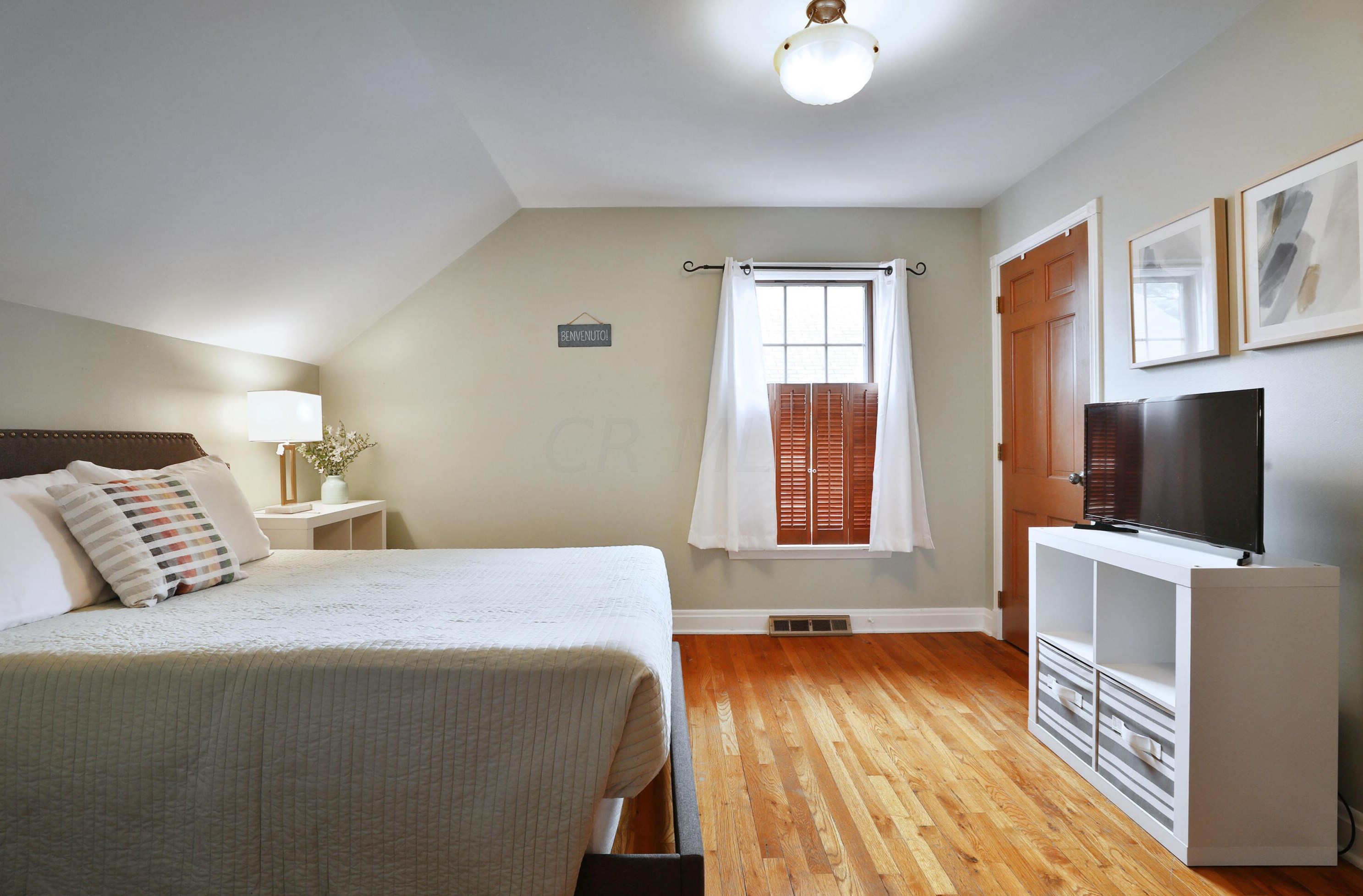 614 Grant Ave, Columbus OH 43215-5549 exterior