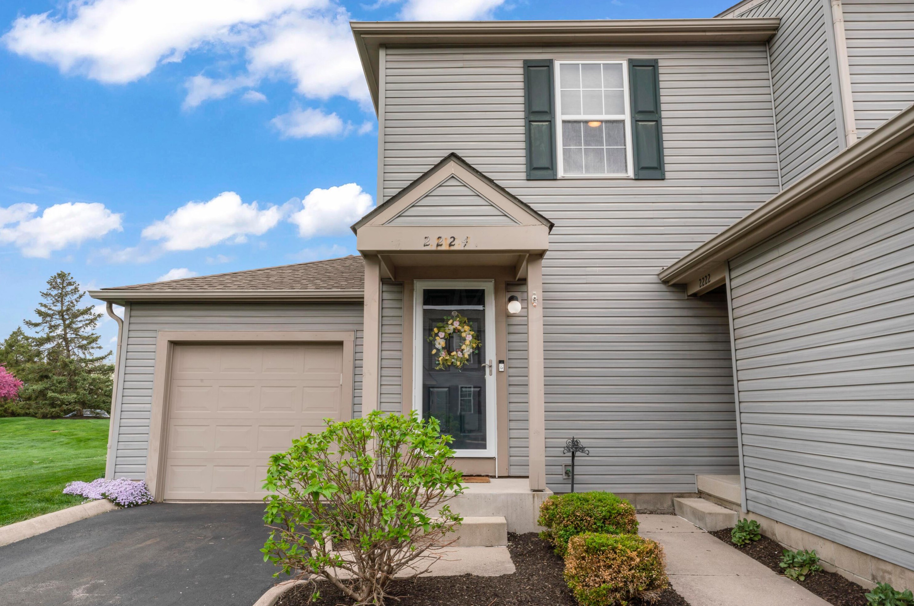 2224 Sandman Dr, Columbus, OH 43235-7147