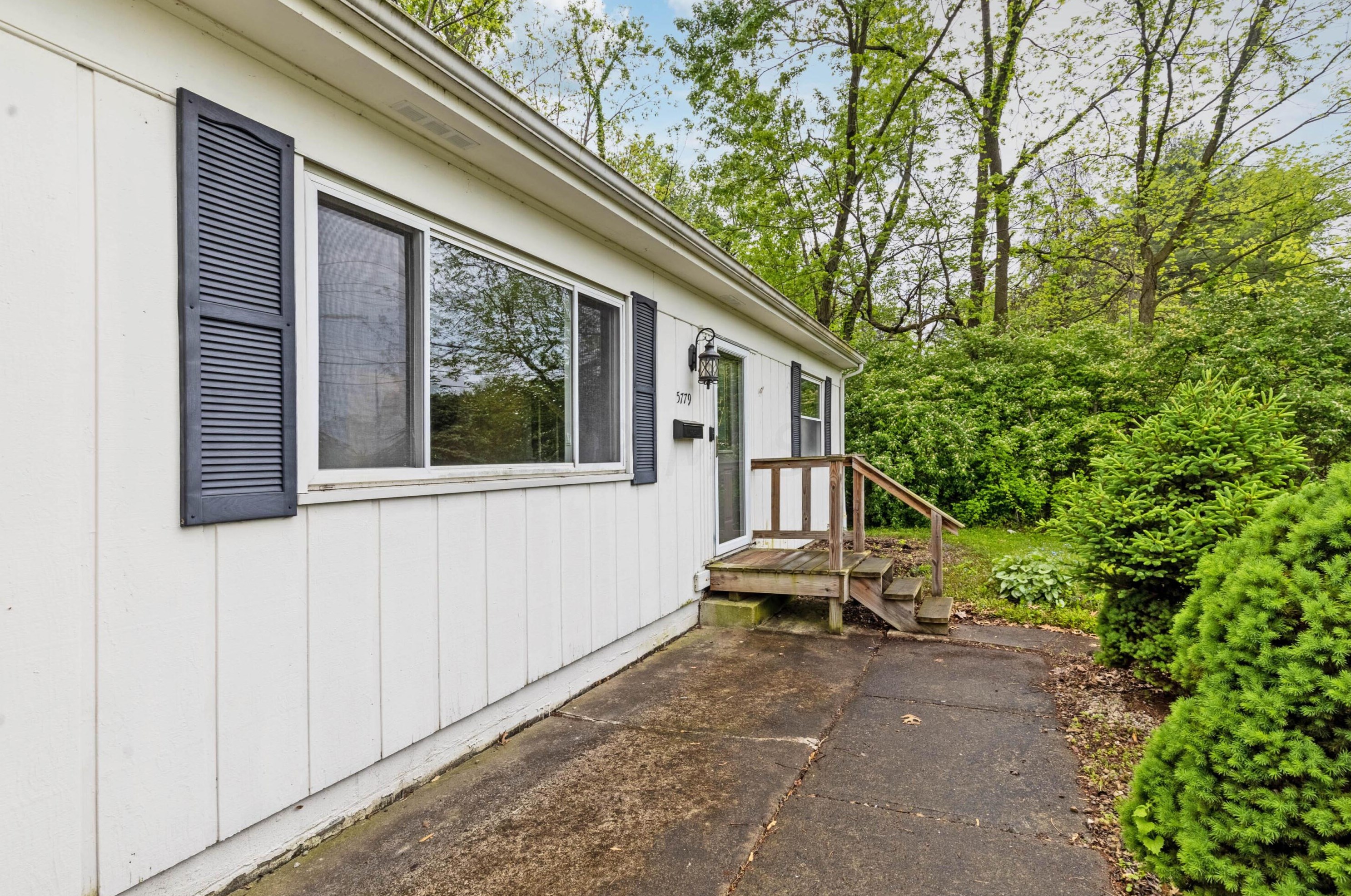5779 Cooper Rd, Westerville, OH 43081-8982