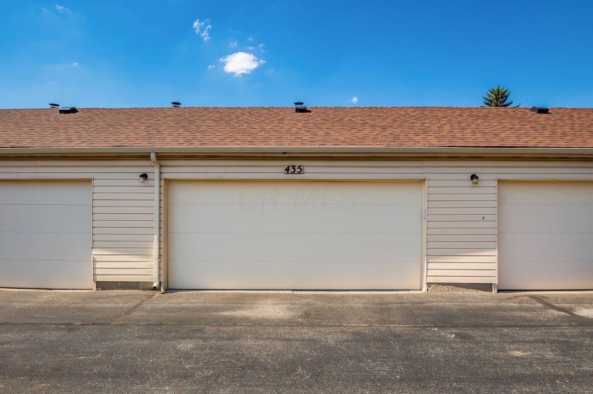 435 North St, Columbus OH 43085-7218 exterior