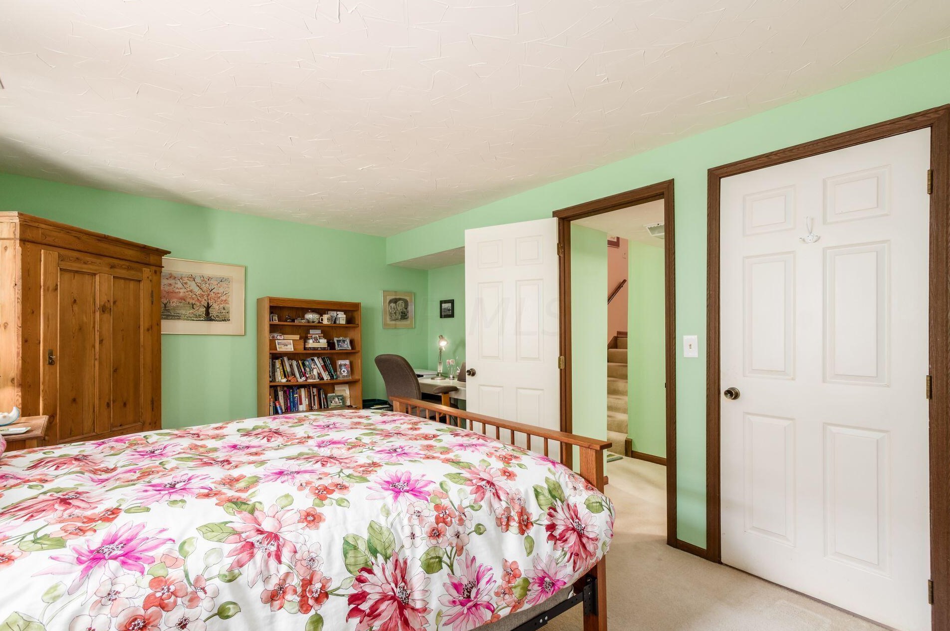 435 North St, Columbus OH 43085-7218 exterior