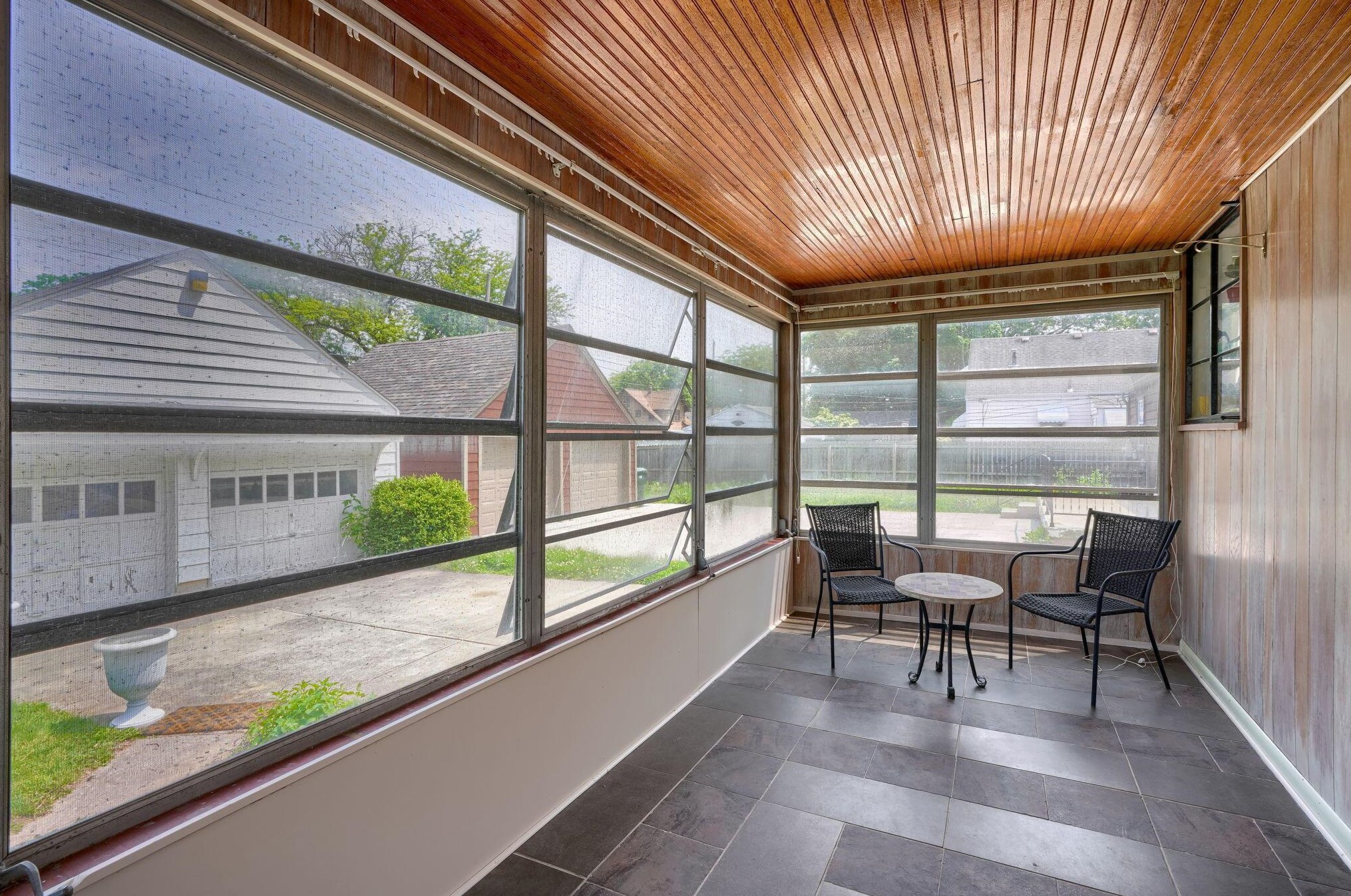 46 Algonquin Ave, Columbus OH  43204-1902 exterior