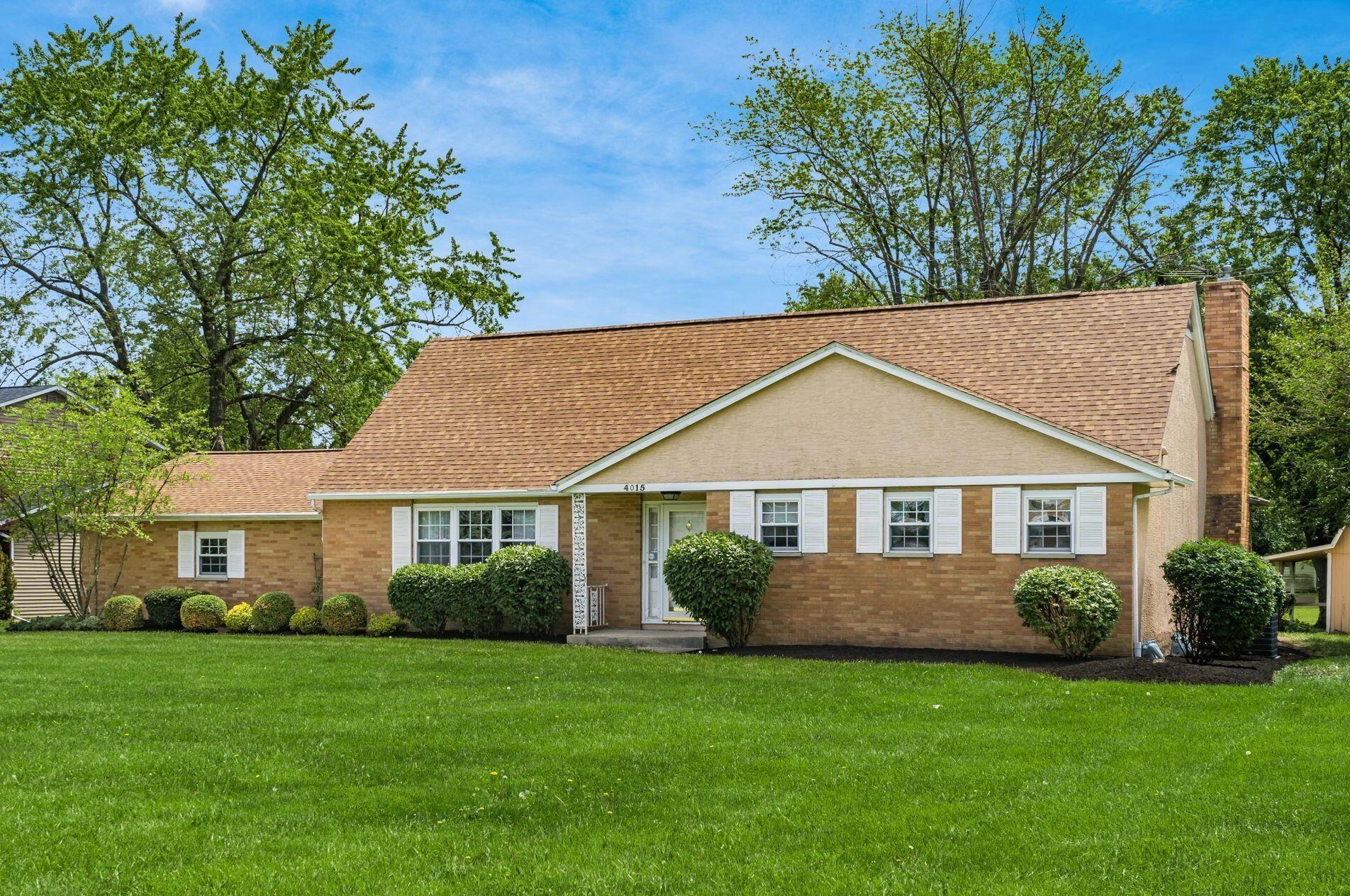 4015 Williamsburg Ct, Darbydale, OH 43123
