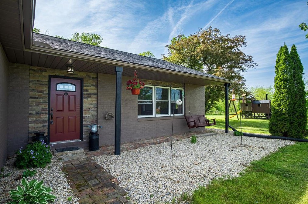 650 Iberia Rd, Sugar Grove Lake, OH 44833