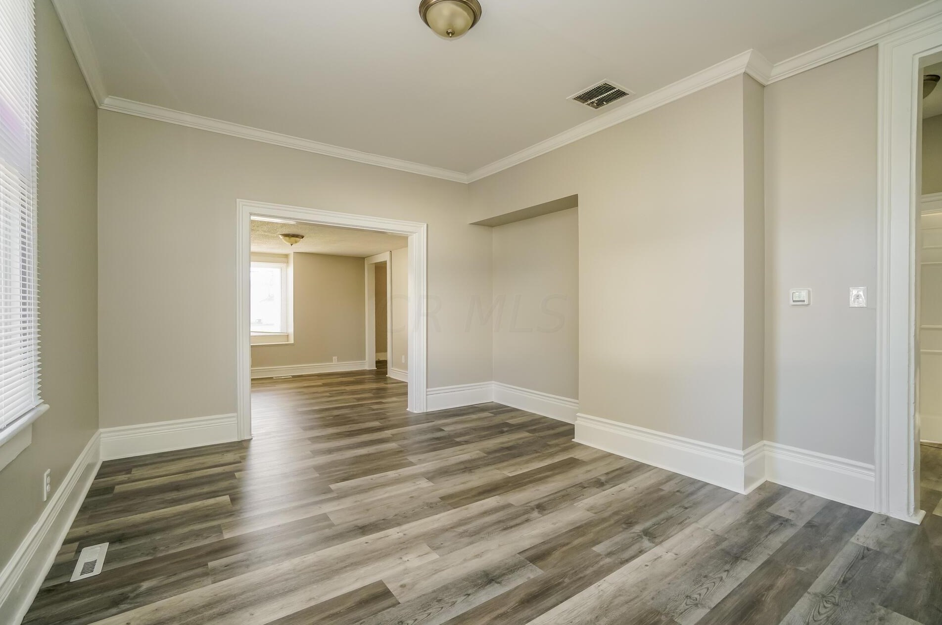 106 W Center St, London, OH 43140
