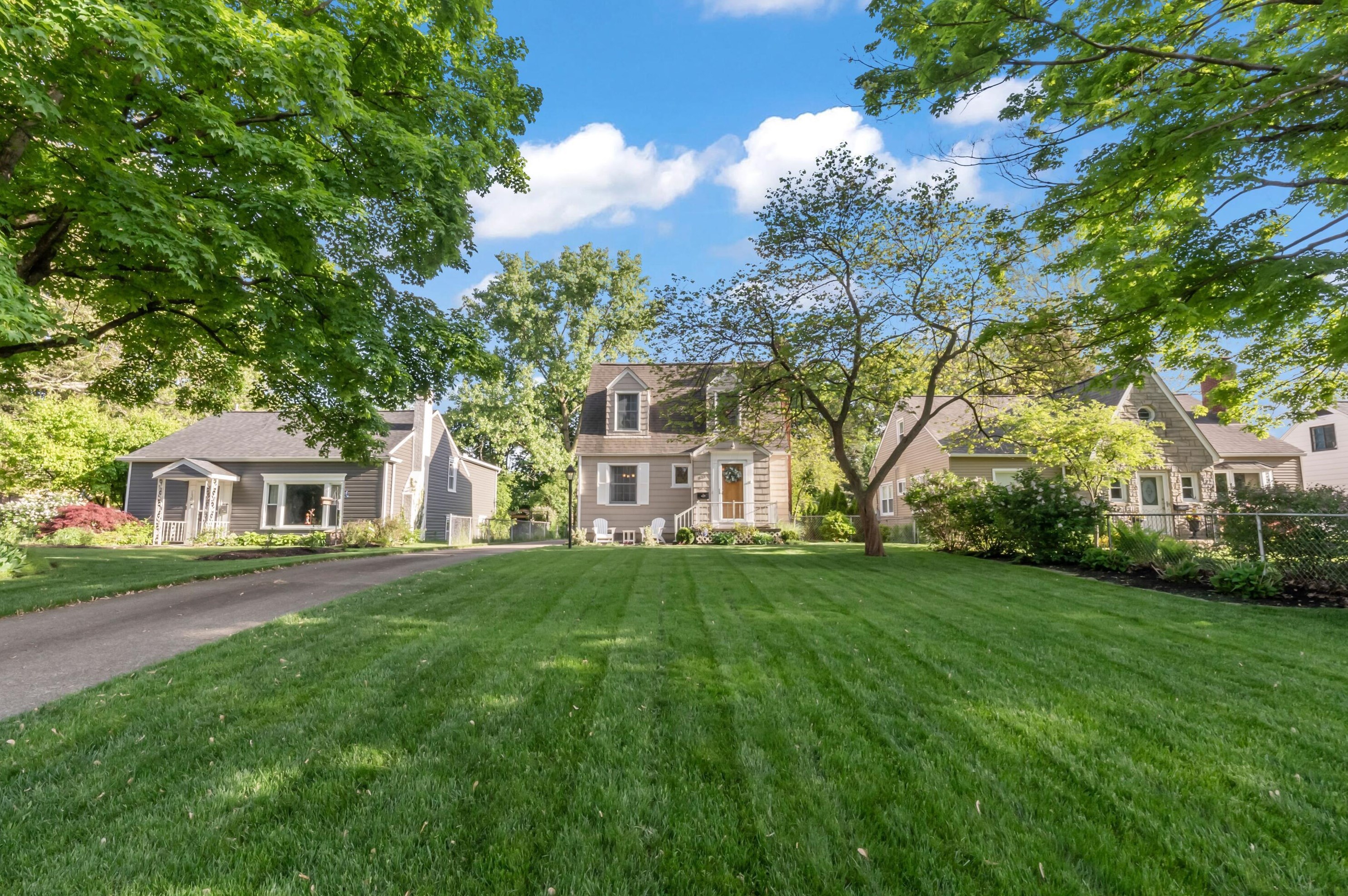 133 Charleston Ave, Columbus, OH 43214-1165