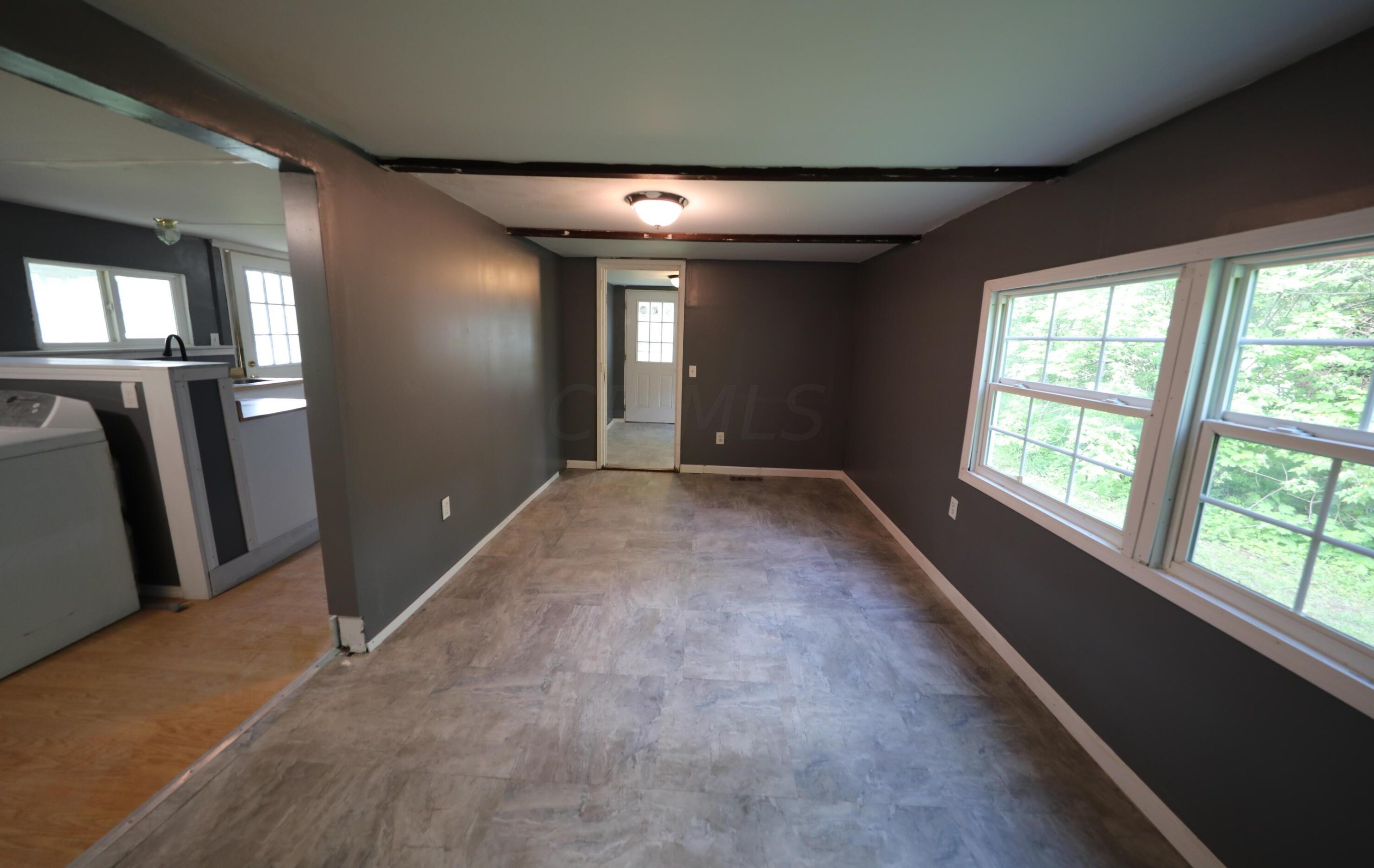 2403 Maureen Blvd, Columbus OH 43207-4554 exterior