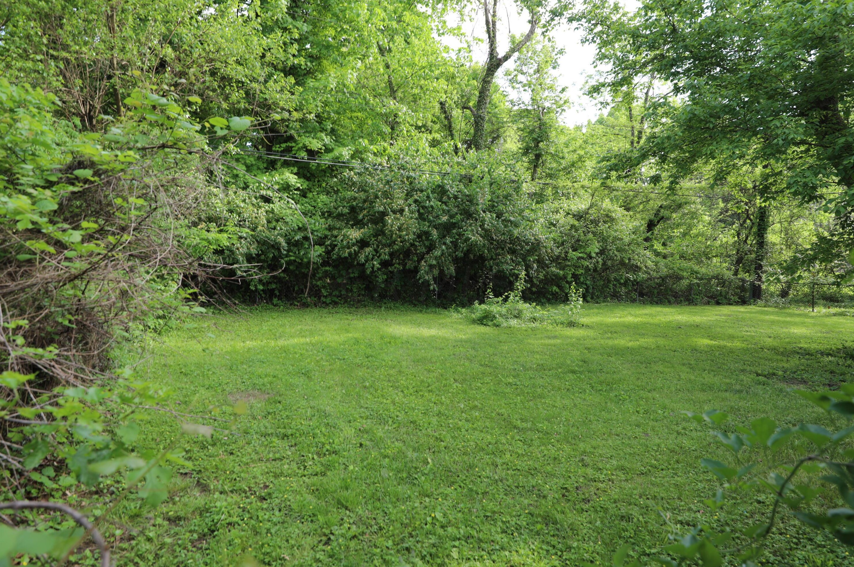 2403 Maureen Blvd, Columbus OH 43207-4554 exterior