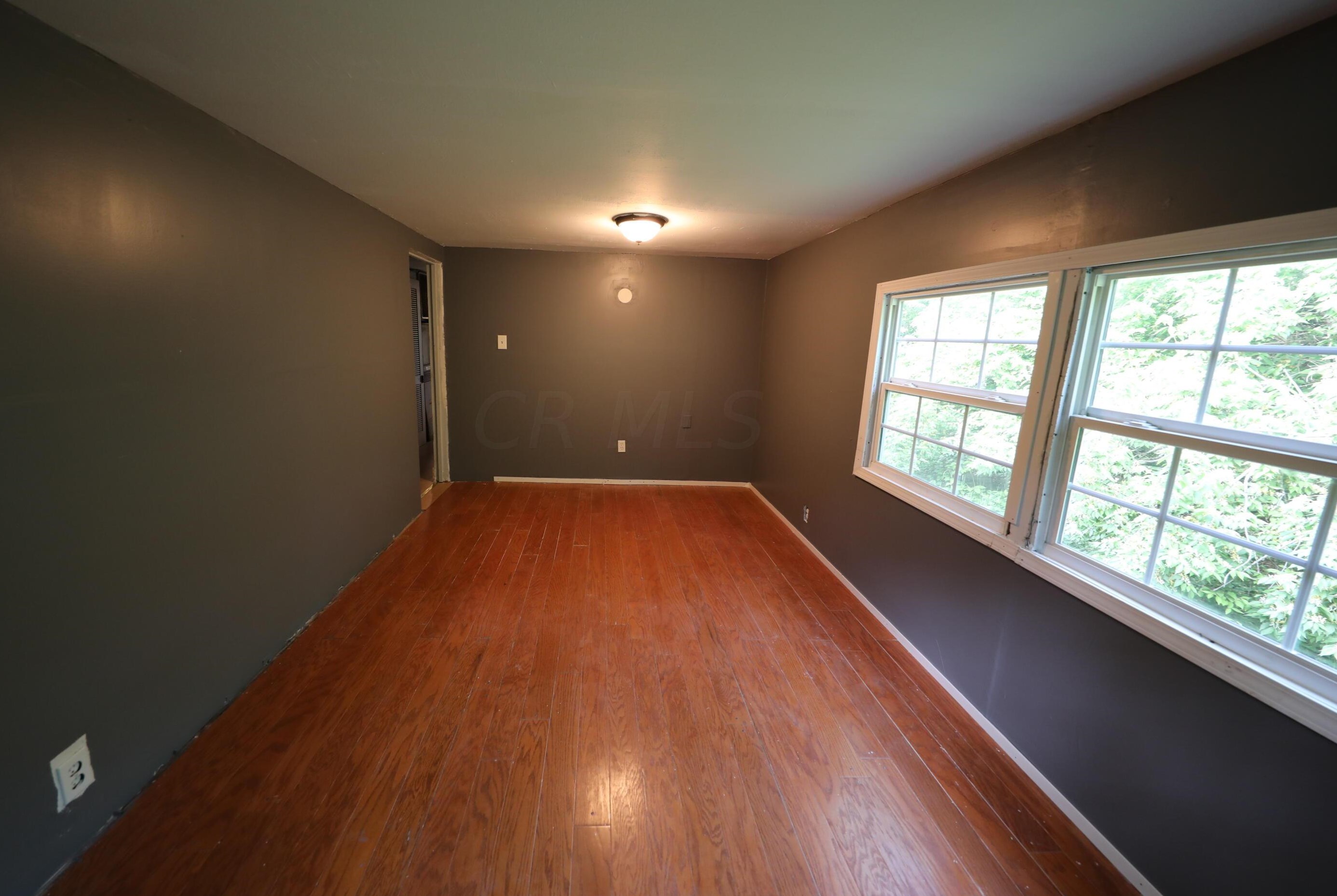 2403 Maureen Blvd, Columbus OH 43207-4554 exterior