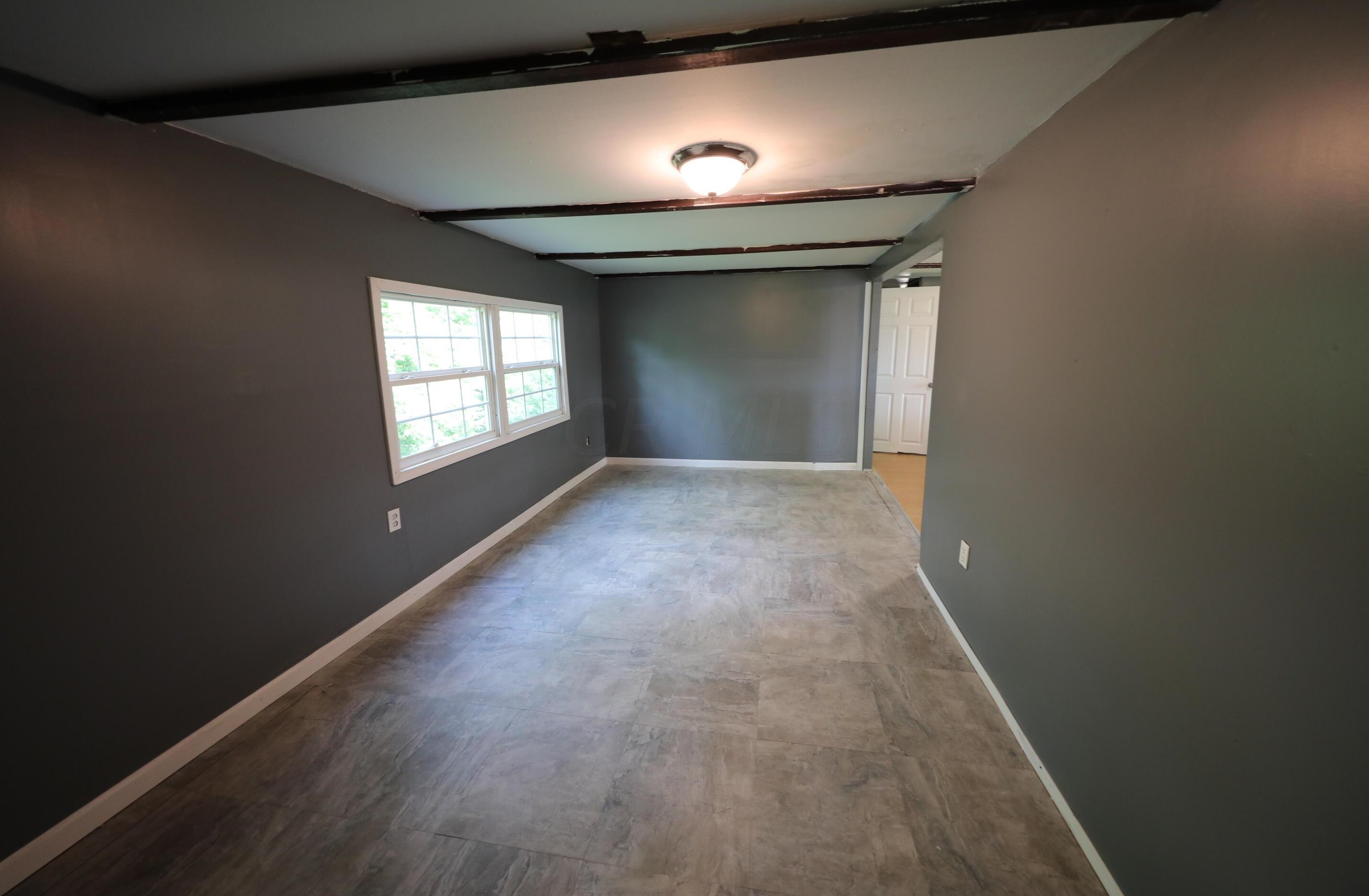 2403 Maureen Blvd, Columbus OH 43207-4554 exterior