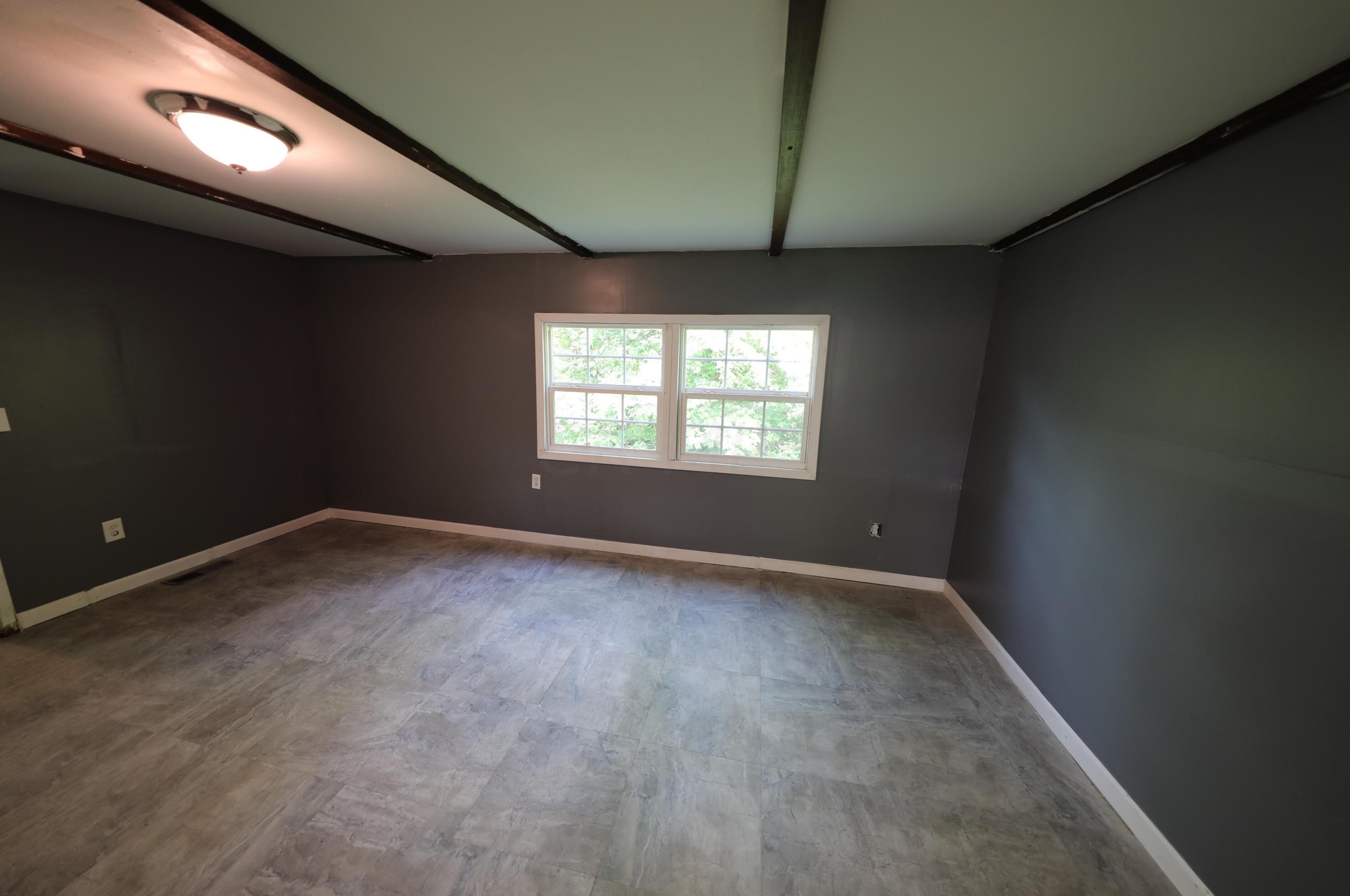 2403 Maureen Blvd, Columbus OH 43207-4554 exterior